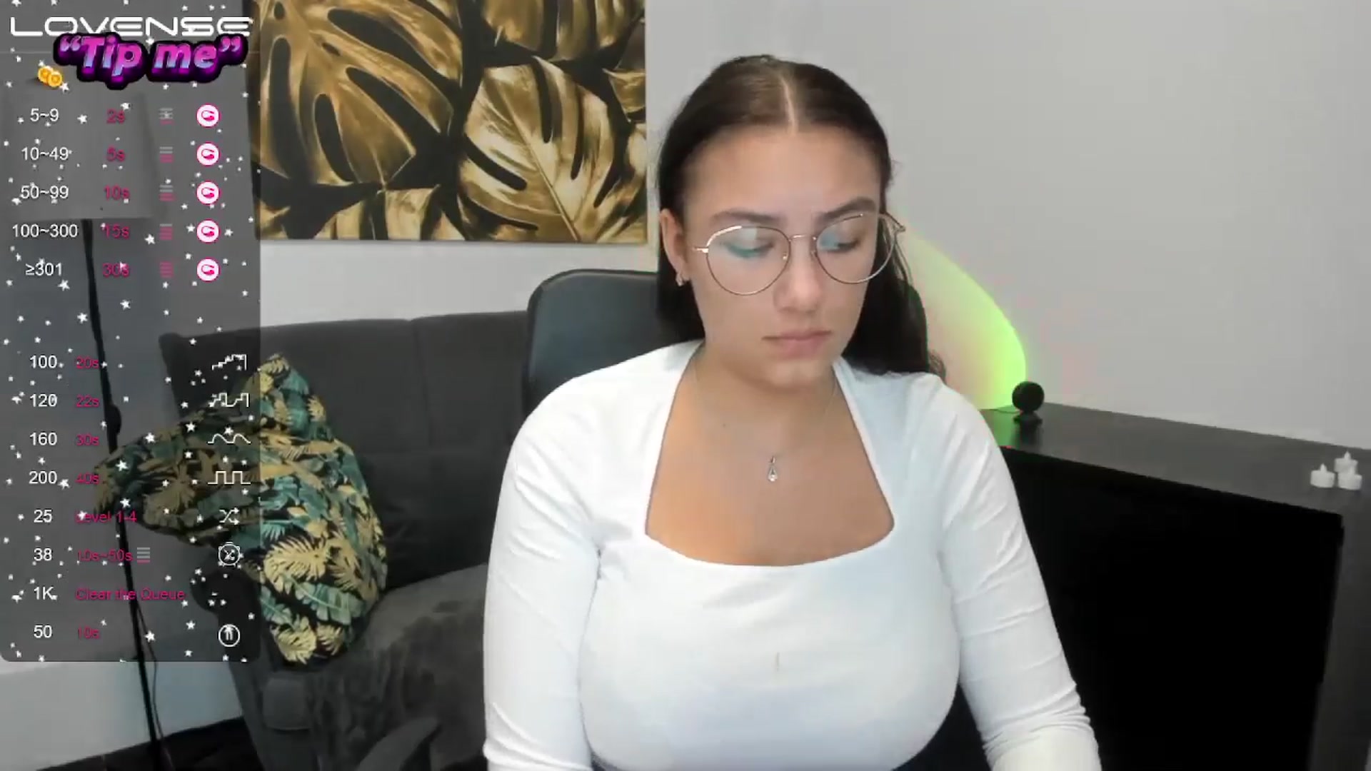 Gallery image thumbnail from SunfLowerr's myfreecams stream on, 09/23/2024, 16:13 image 19 of 20