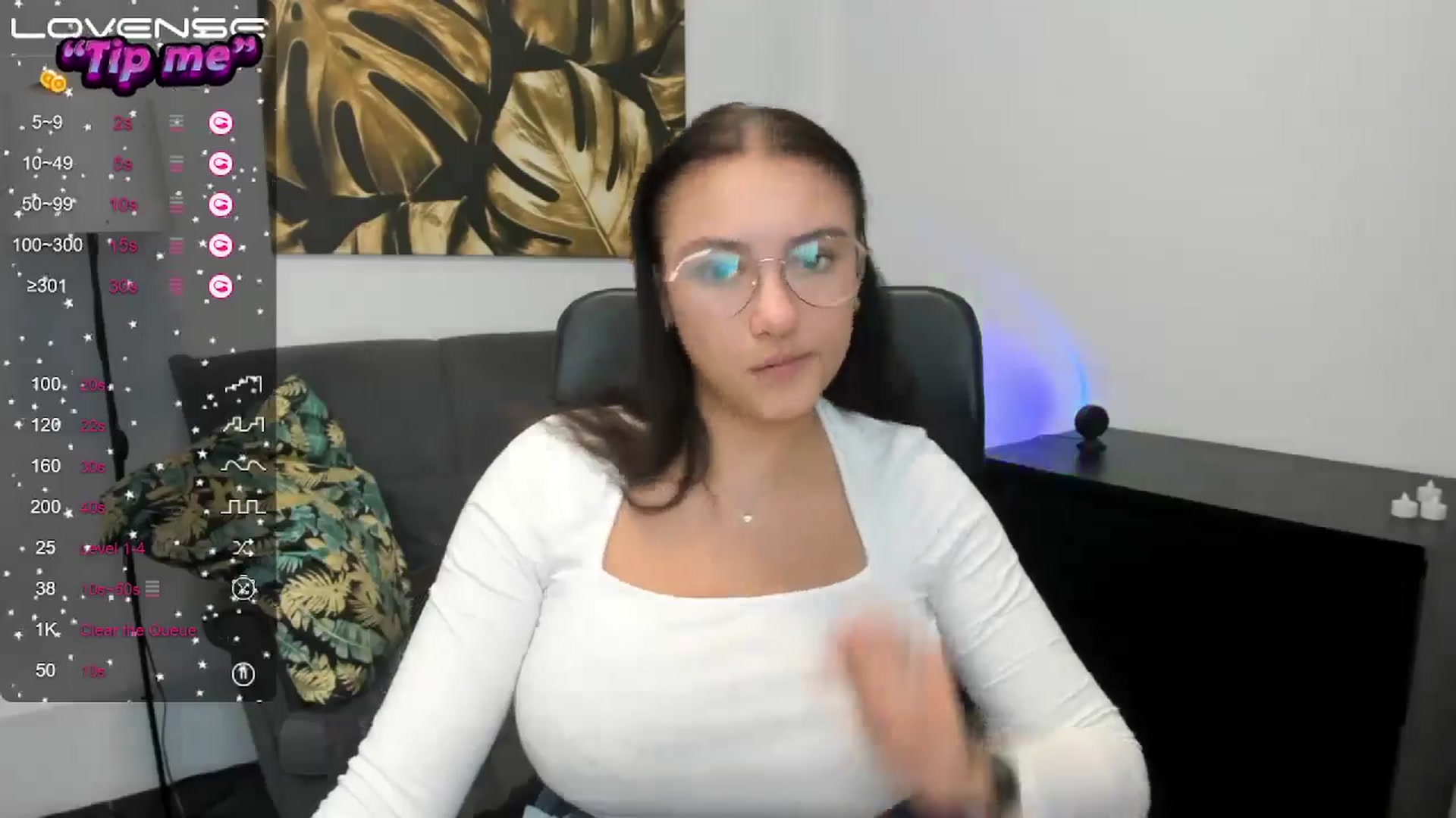 Gallery image thumbnail from SunfLowerr's myfreecams stream on, 09/23/2024, 16:13 image 14 of 20