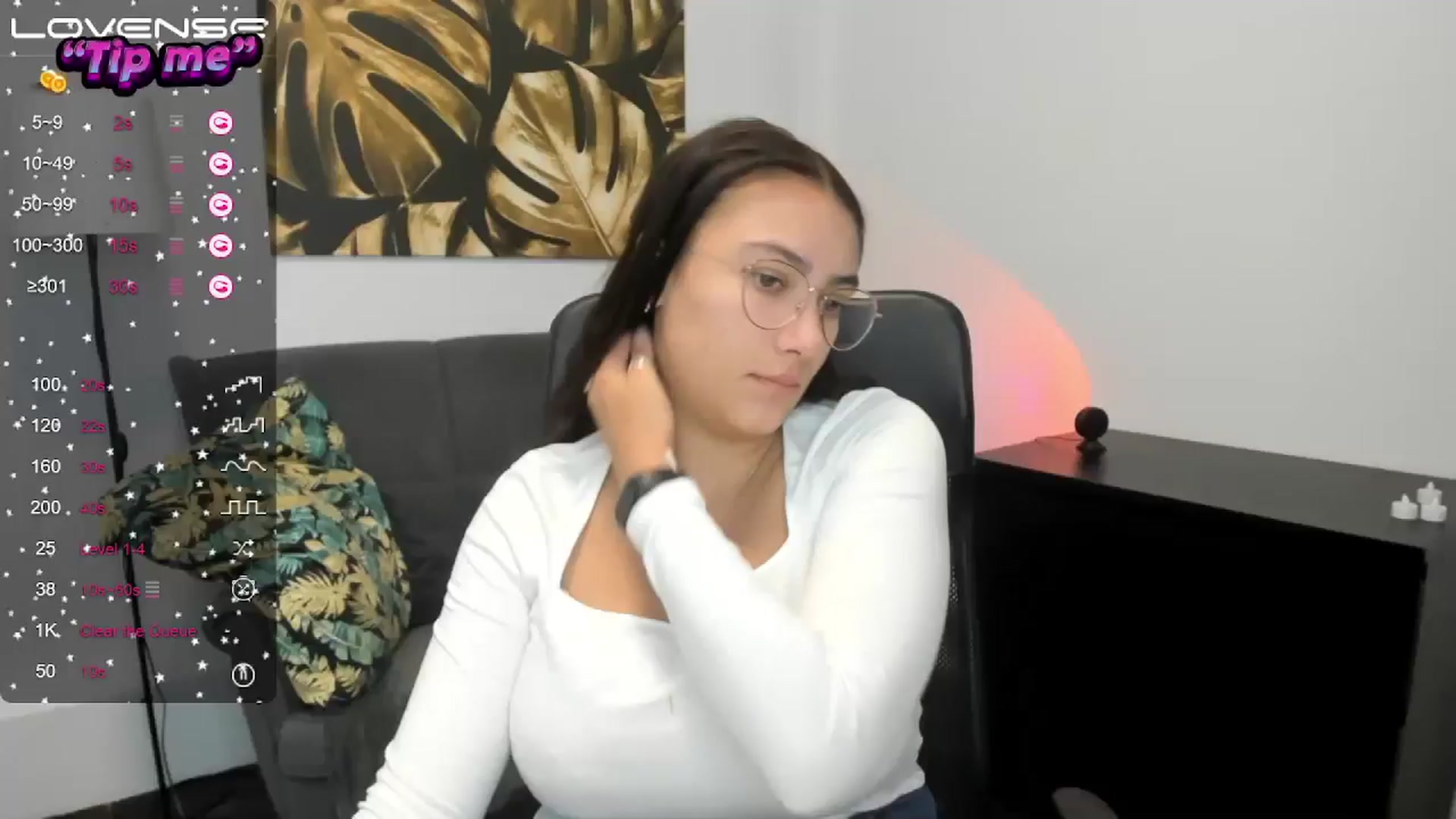 Gallery image thumbnail from SunfLowerr's myfreecams stream on, 09/23/2024, 16:13 image 12 of 20
