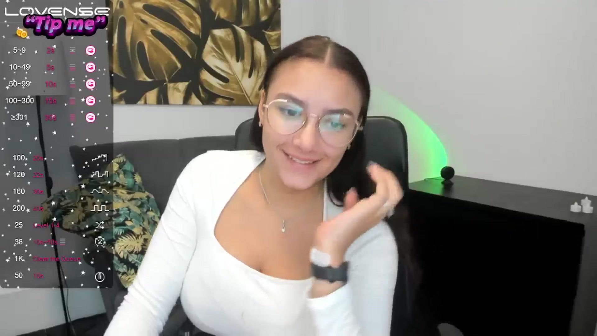 Gallery image thumbnail from SunfLowerr's myfreecams stream on, 09/23/2024, 16:13 image 20 of 20