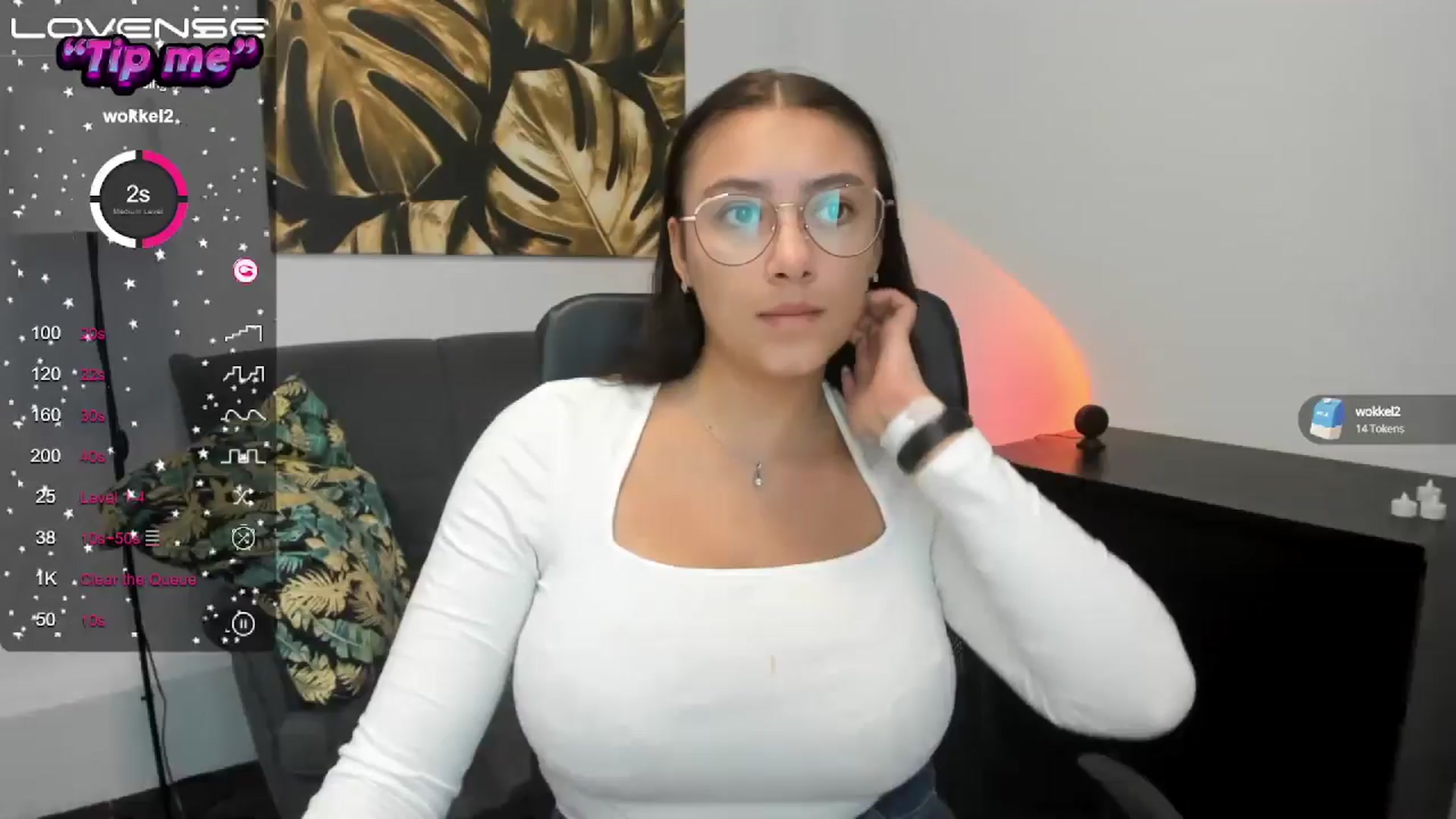 Gallery image thumbnail from SunfLowerr's myfreecams stream on, 09/23/2024, 18:19 image 15 of 20
