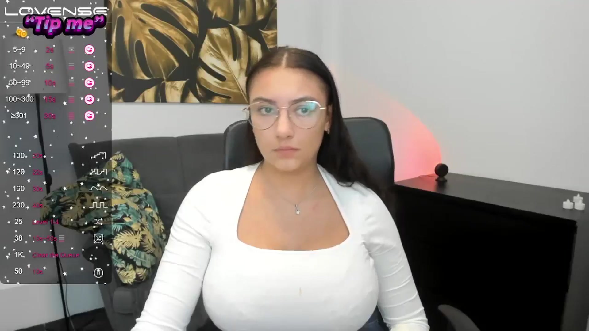 Gallery image thumbnail from SunfLowerr's myfreecams stream on, 09/23/2024, 18:19 image 18 of 20