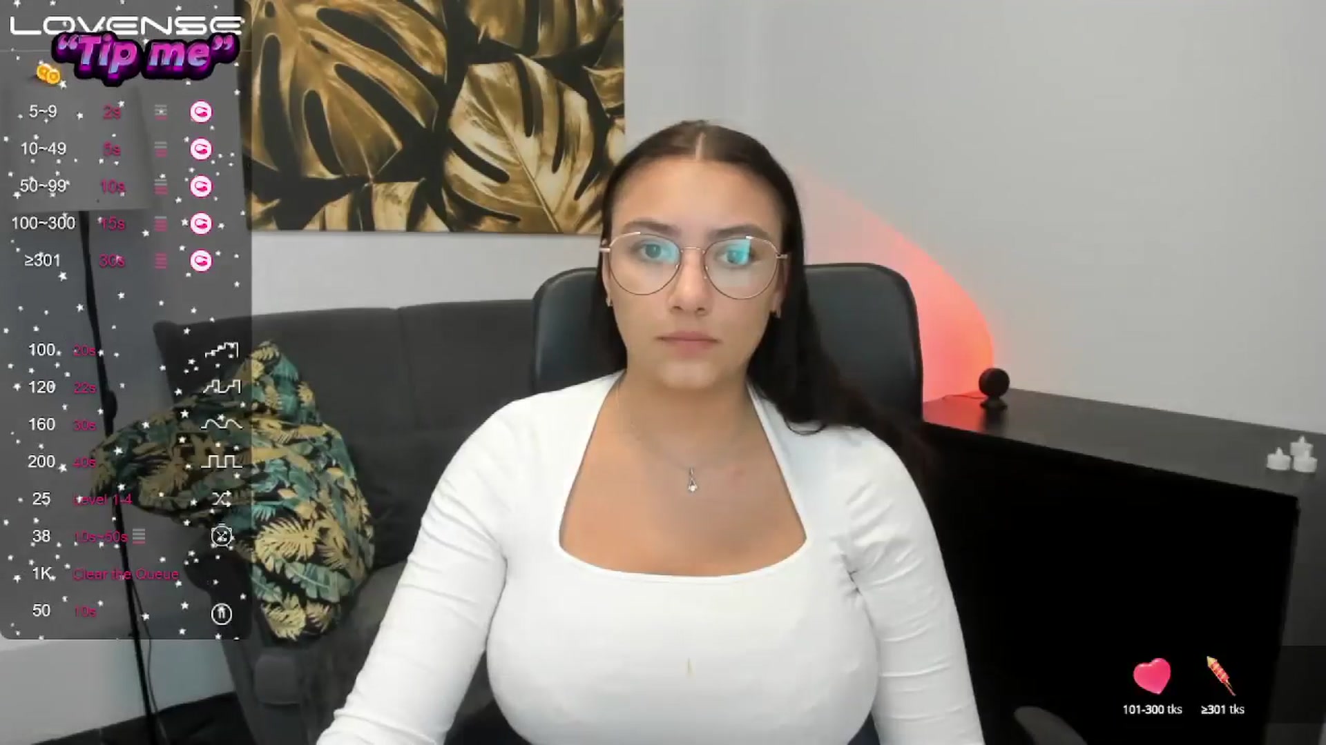 Gallery image thumbnail from SunfLowerr's myfreecams stream on, 09/23/2024, 18:19 image 17 of 20