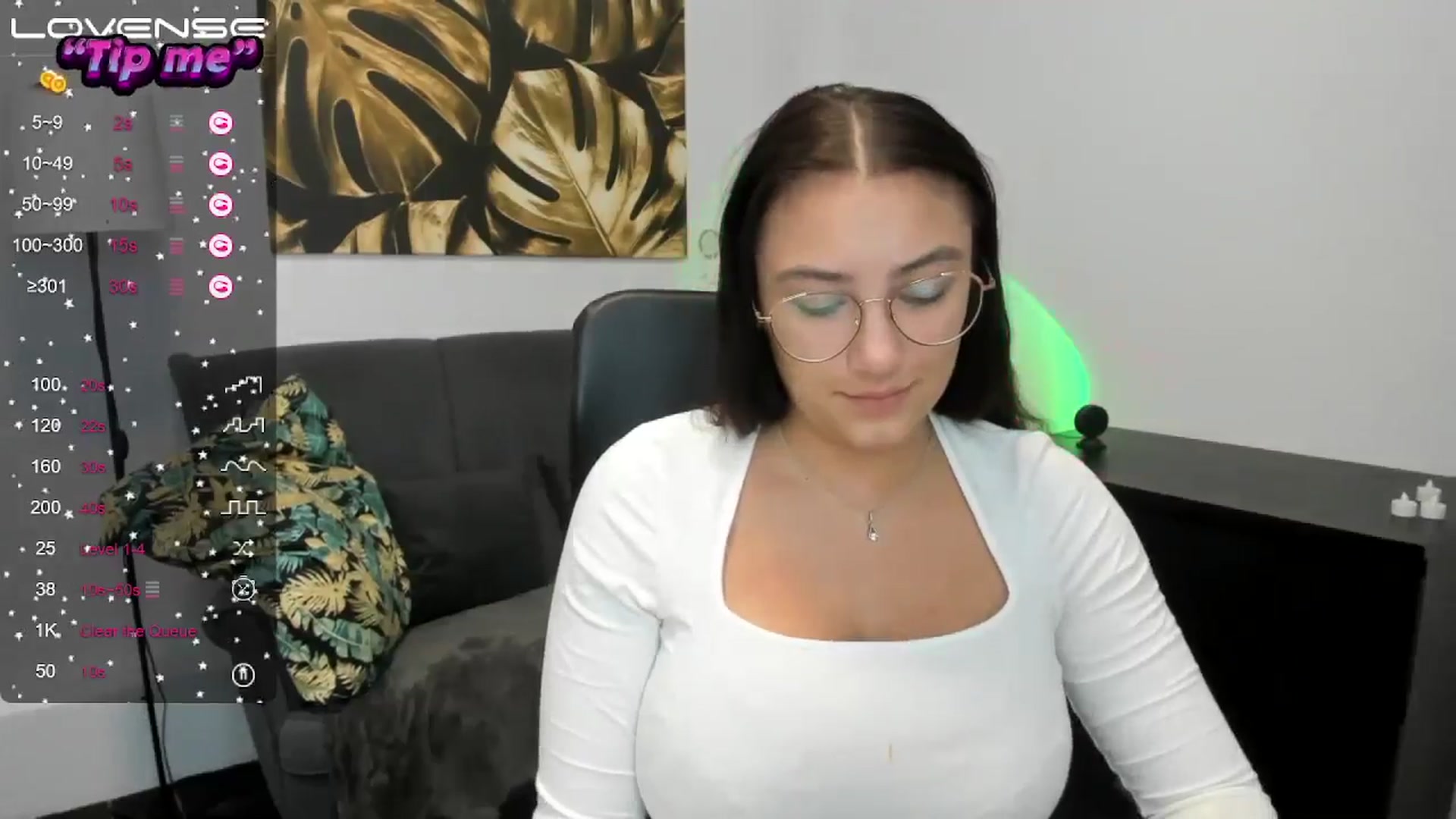 Gallery image thumbnail from SunfLowerr's myfreecams stream on, 09/23/2024, 18:19 image 8 of 20