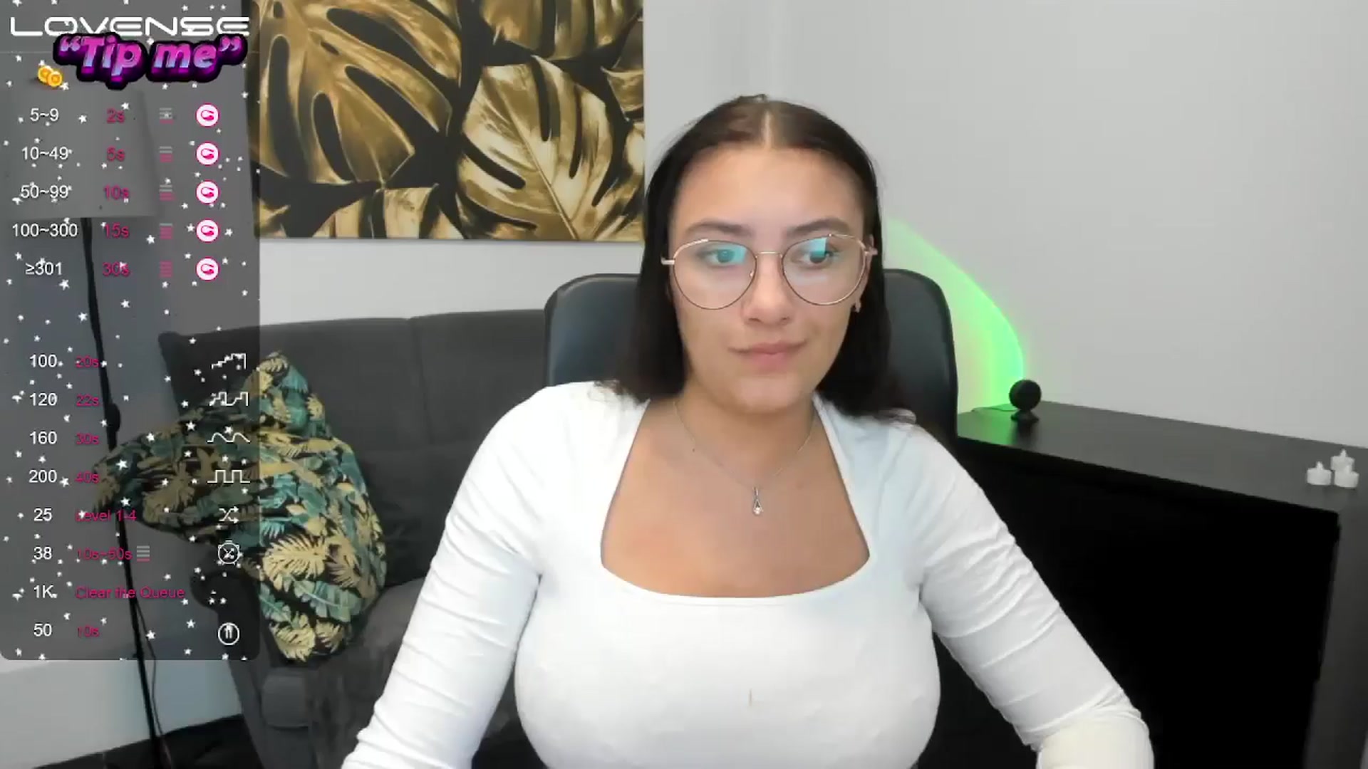 Gallery image thumbnail from SunfLowerr's myfreecams stream on, 09/23/2024, 18:19 image 9 of 20