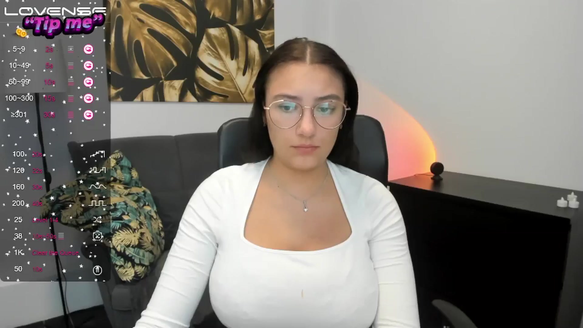 Gallery image thumbnail from SunfLowerr's myfreecams stream on, 09/23/2024, 18:19 image 4 of 20