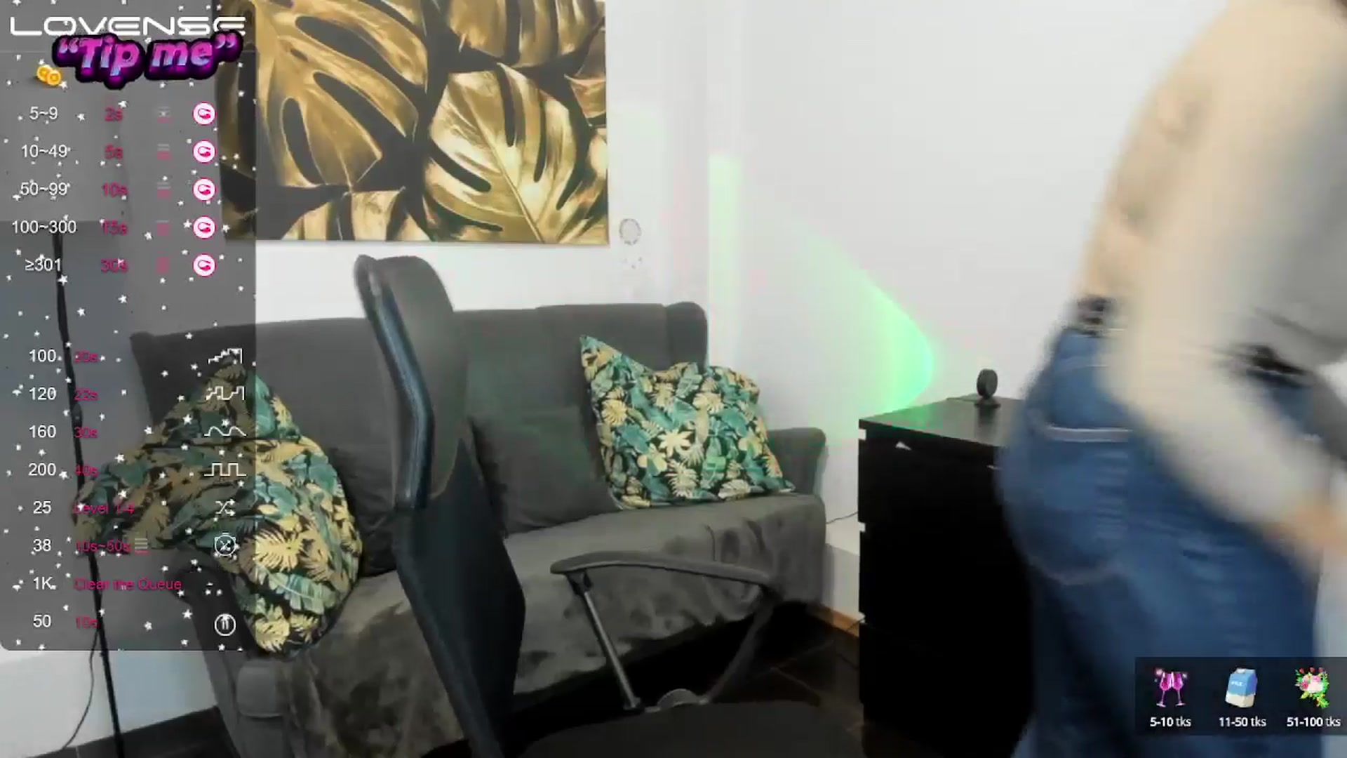 Gallery image thumbnail from SunfLowerr's myfreecams stream on, 09/26/2024, 12:50 image 17 of 20