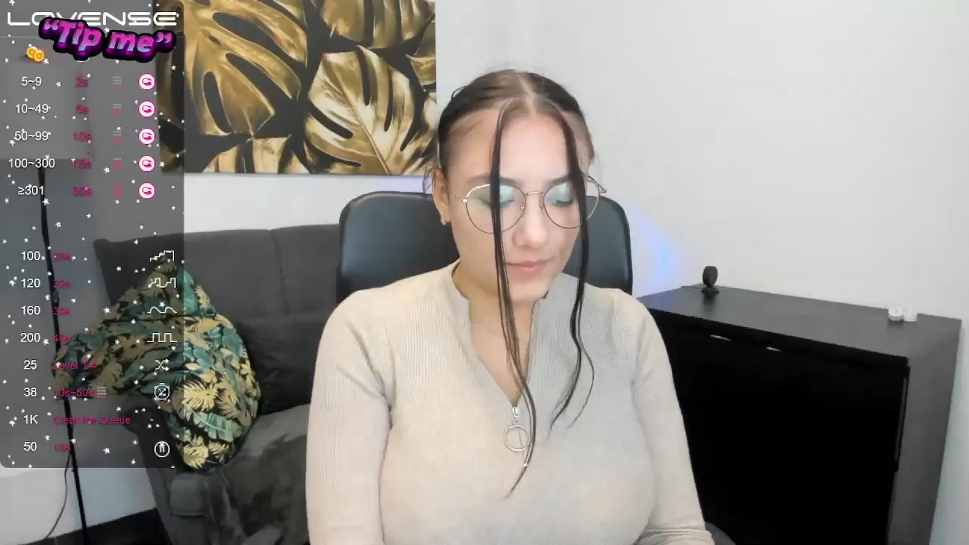 Gallery image thumbnail from SunfLowerr's myfreecams stream on, 09/26/2024, 12:50 image 14 of 20