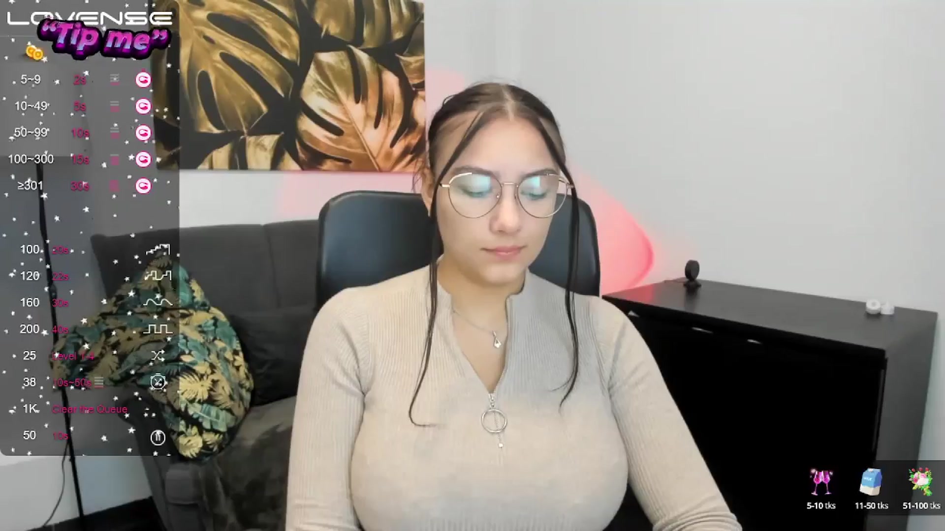 Gallery image thumbnail from SunfLowerr's myfreecams stream on, 09/26/2024, 12:50 image 4 of 20