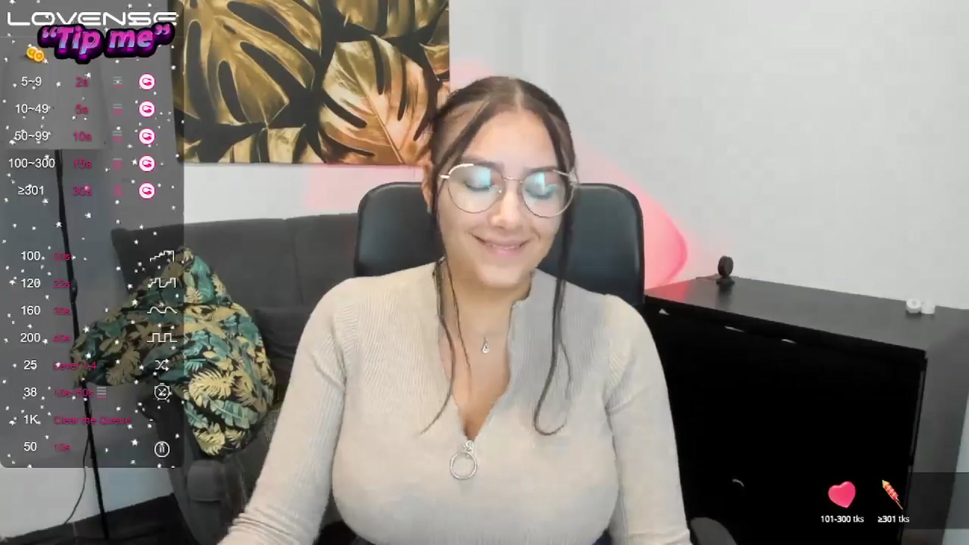 Gallery image thumbnail from SunfLowerr's myfreecams stream on, 09/26/2024, 17:03 image 14 of 20