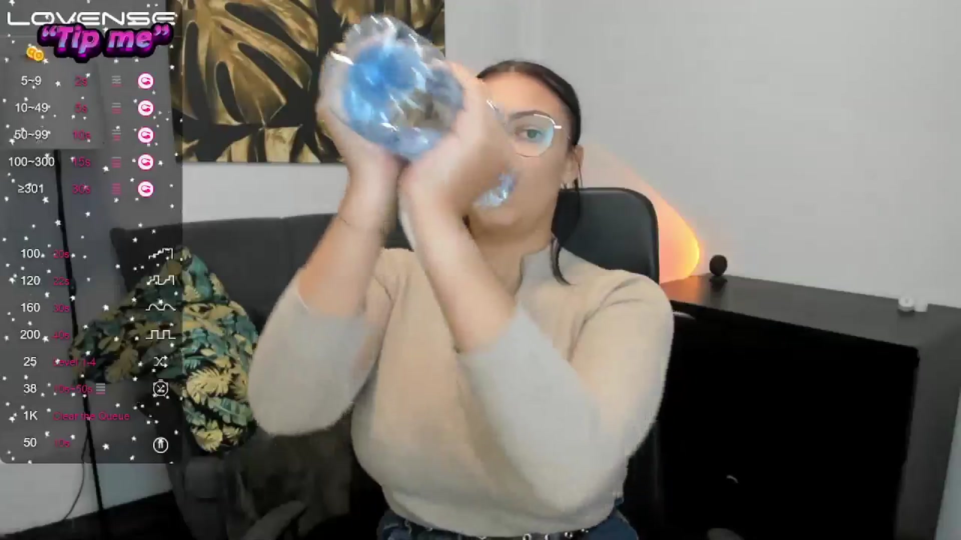 Gallery image thumbnail from SunfLowerr's myfreecams stream on, 09/26/2024, 19:17 image 15 of 20