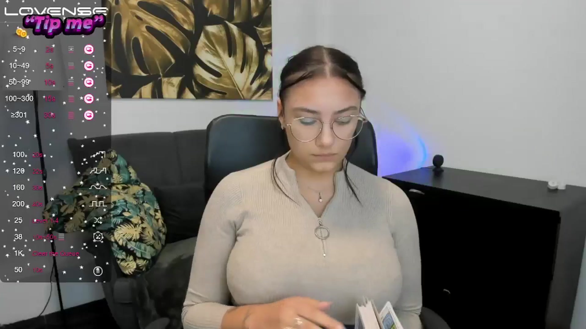 Gallery image thumbnail from SunfLowerr's myfreecams stream on, 09/26/2024, 19:17 image 16 of 20