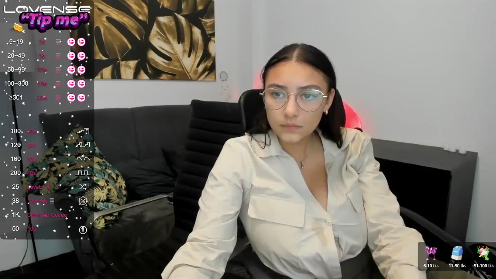 Gallery image thumbnail from SunfLowerr's myfreecams stream on, 09/27/2024, 18:02 image 2 of 20