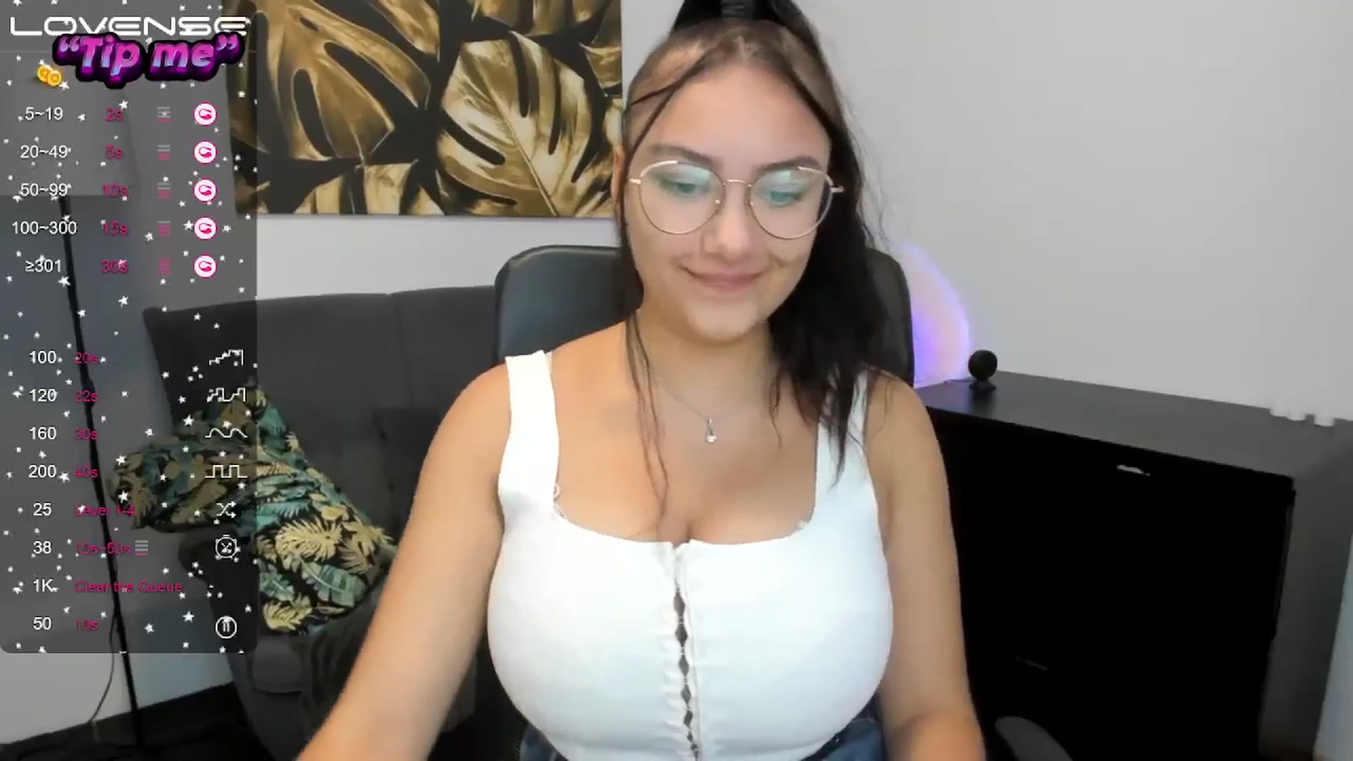 Gallery image thumbnail from SunfLowerr's myfreecams stream on, 09/28/2024, 13:25 image 18 of 20