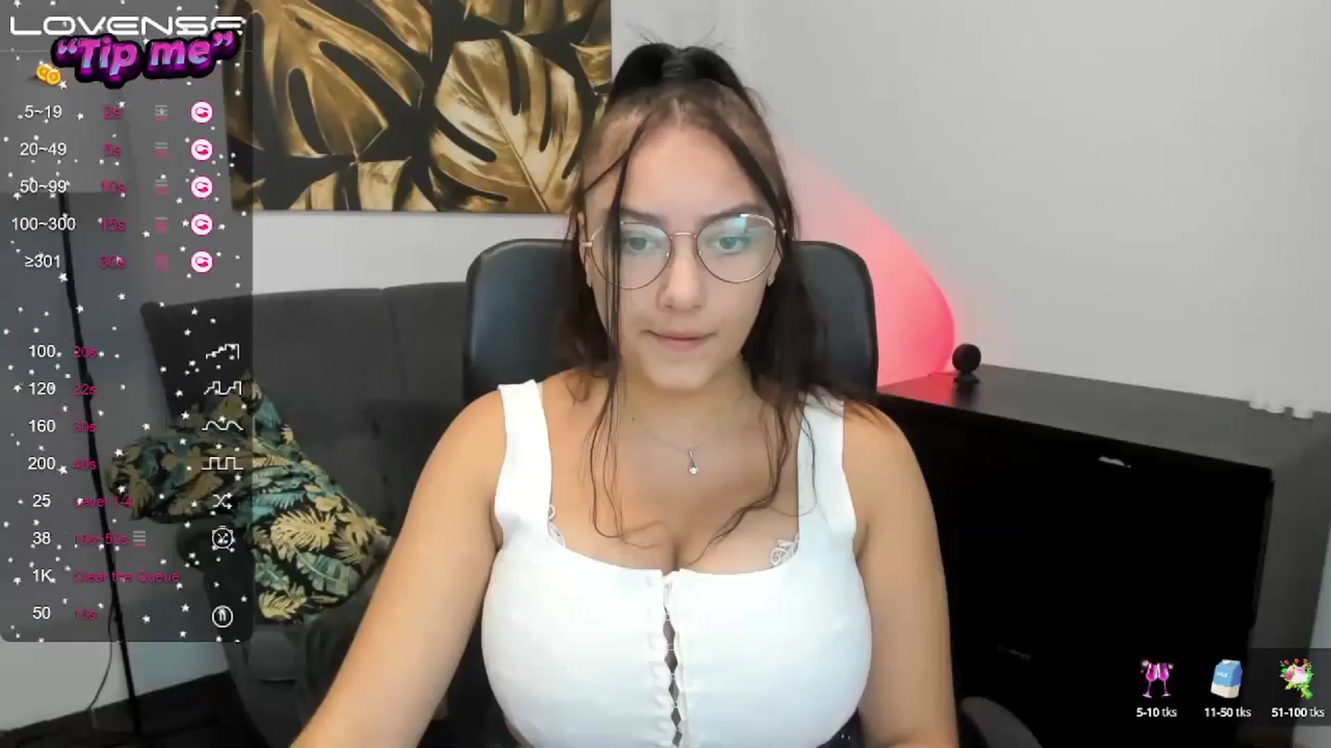 Gallery image thumbnail from SunfLowerr's myfreecams stream on, 09/28/2024, 13:25 image 7 of 20