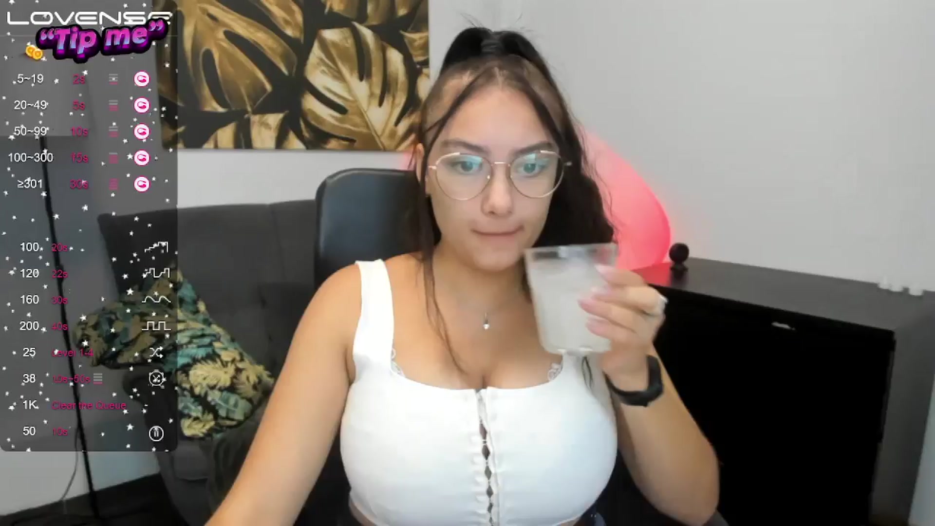 Gallery image thumbnail from SunfLowerr's myfreecams stream on, 09/28/2024, 13:25 image 5 of 20