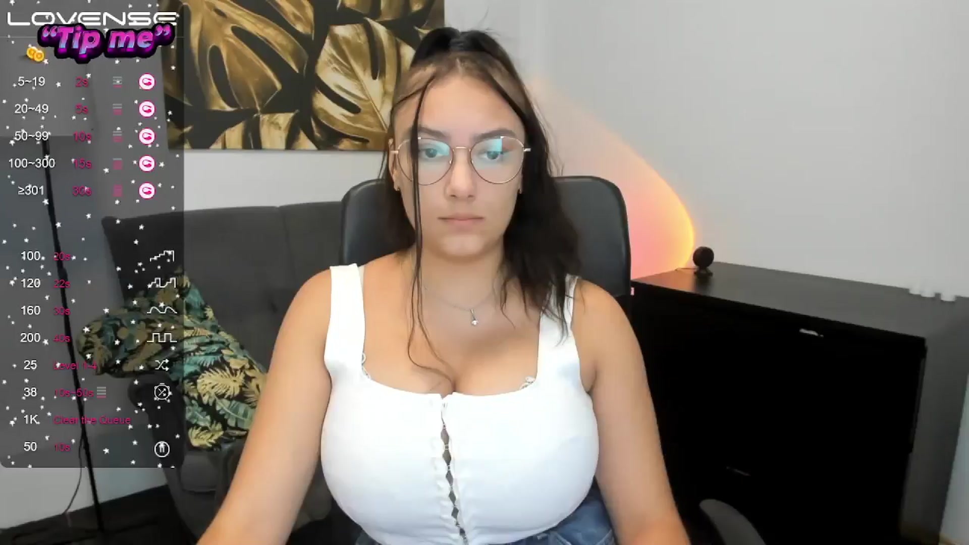 Gallery image thumbnail from SunfLowerr's myfreecams stream on, 09/28/2024, 14:22 image 1 of 20
