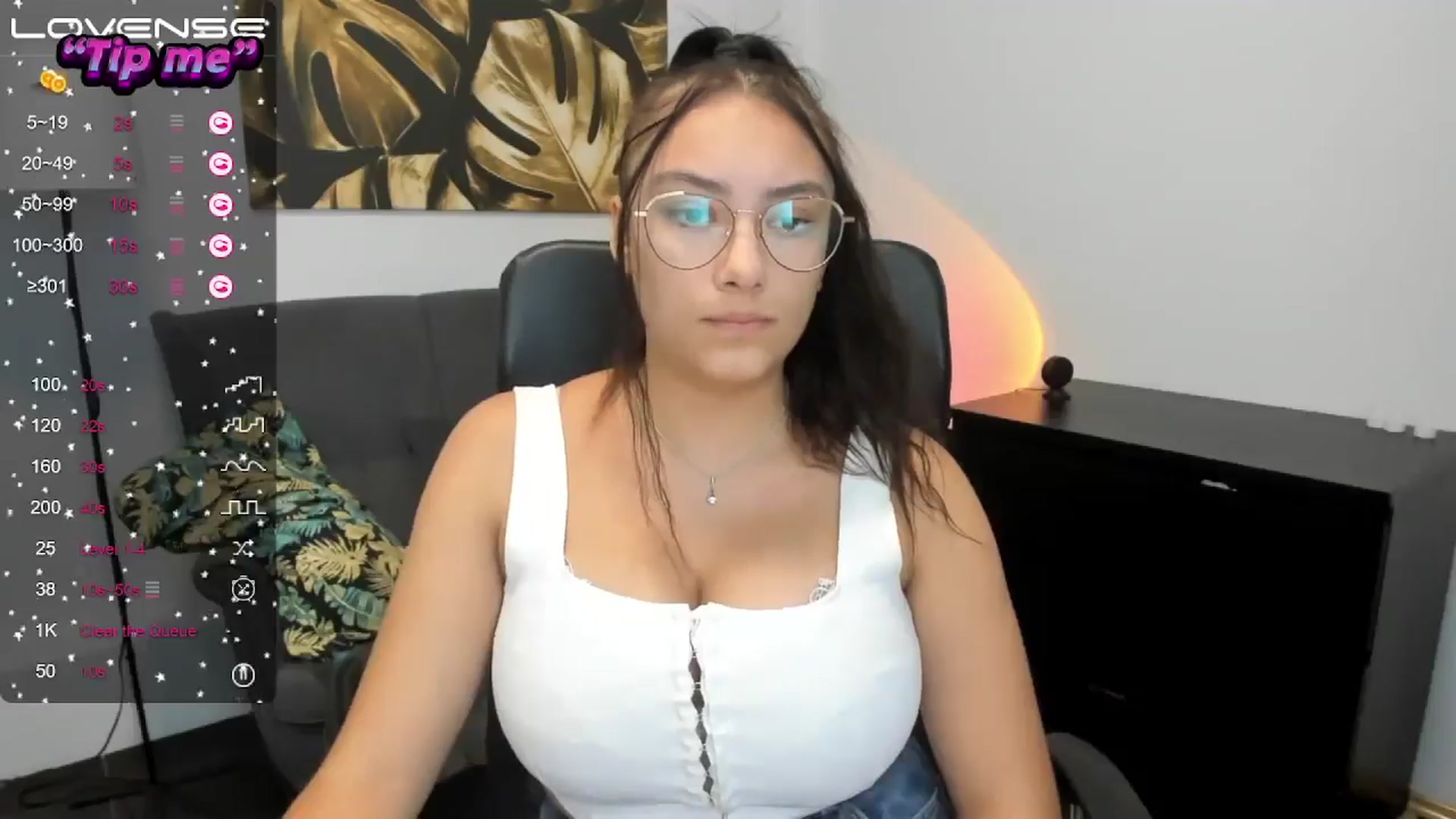 Gallery image thumbnail from SunfLowerr's myfreecams stream on, 09/28/2024, 15:05 image 12 of 20