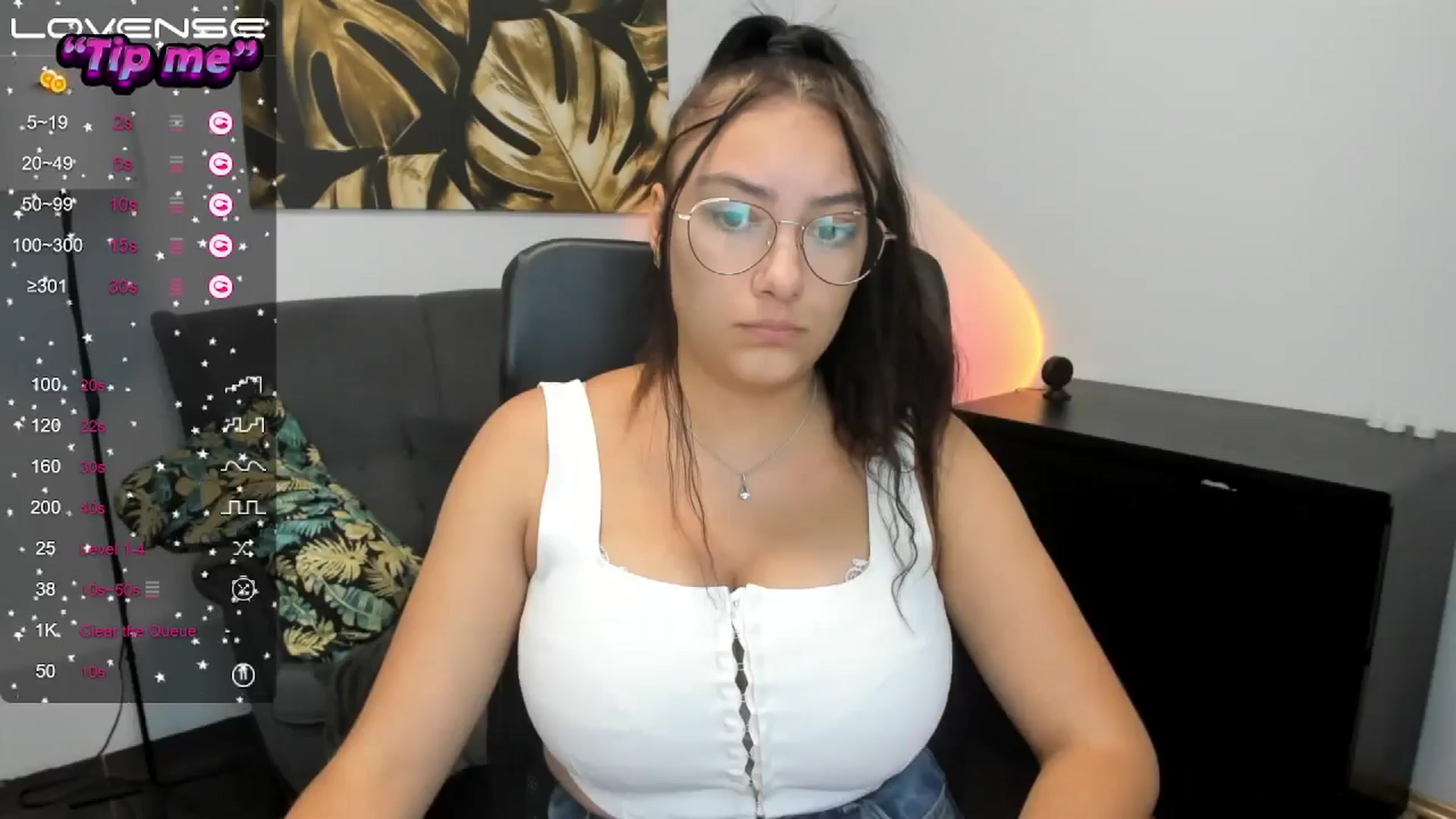 Gallery image thumbnail from SunfLowerr's myfreecams stream on, 09/28/2024, 15:05 image 10 of 20