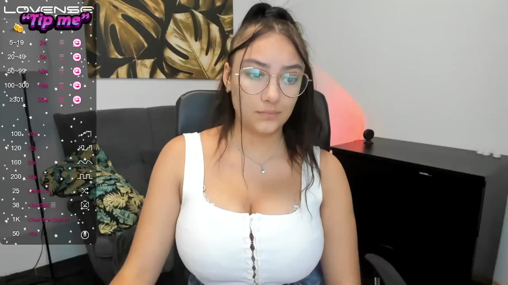 Gallery image thumbnail from SunfLowerr's myfreecams stream on, 09/28/2024, 15:05 image 2 of 20