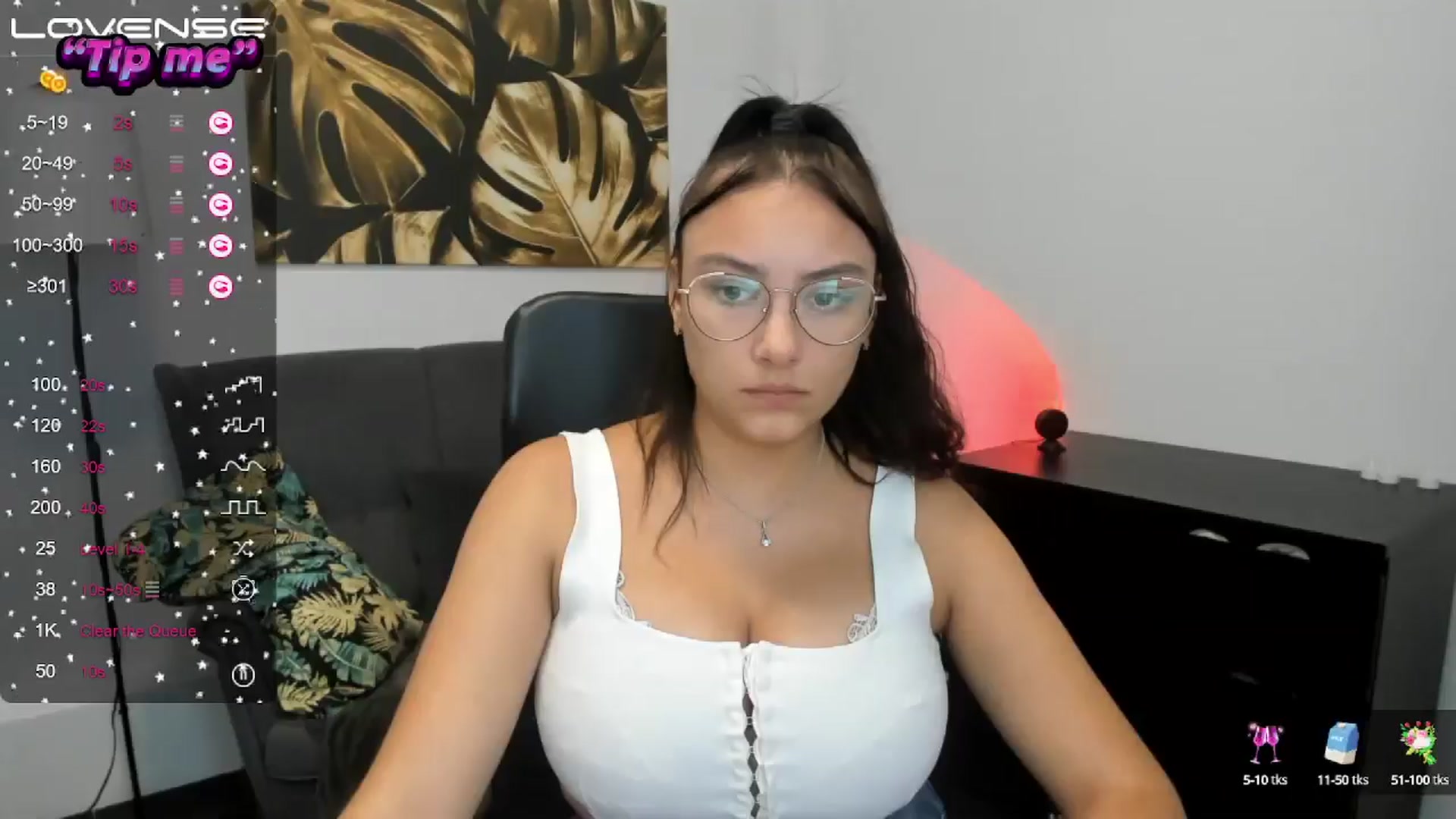 Gallery image thumbnail from SunfLowerr's myfreecams stream on, 09/28/2024, 17:06 image 11 of 20