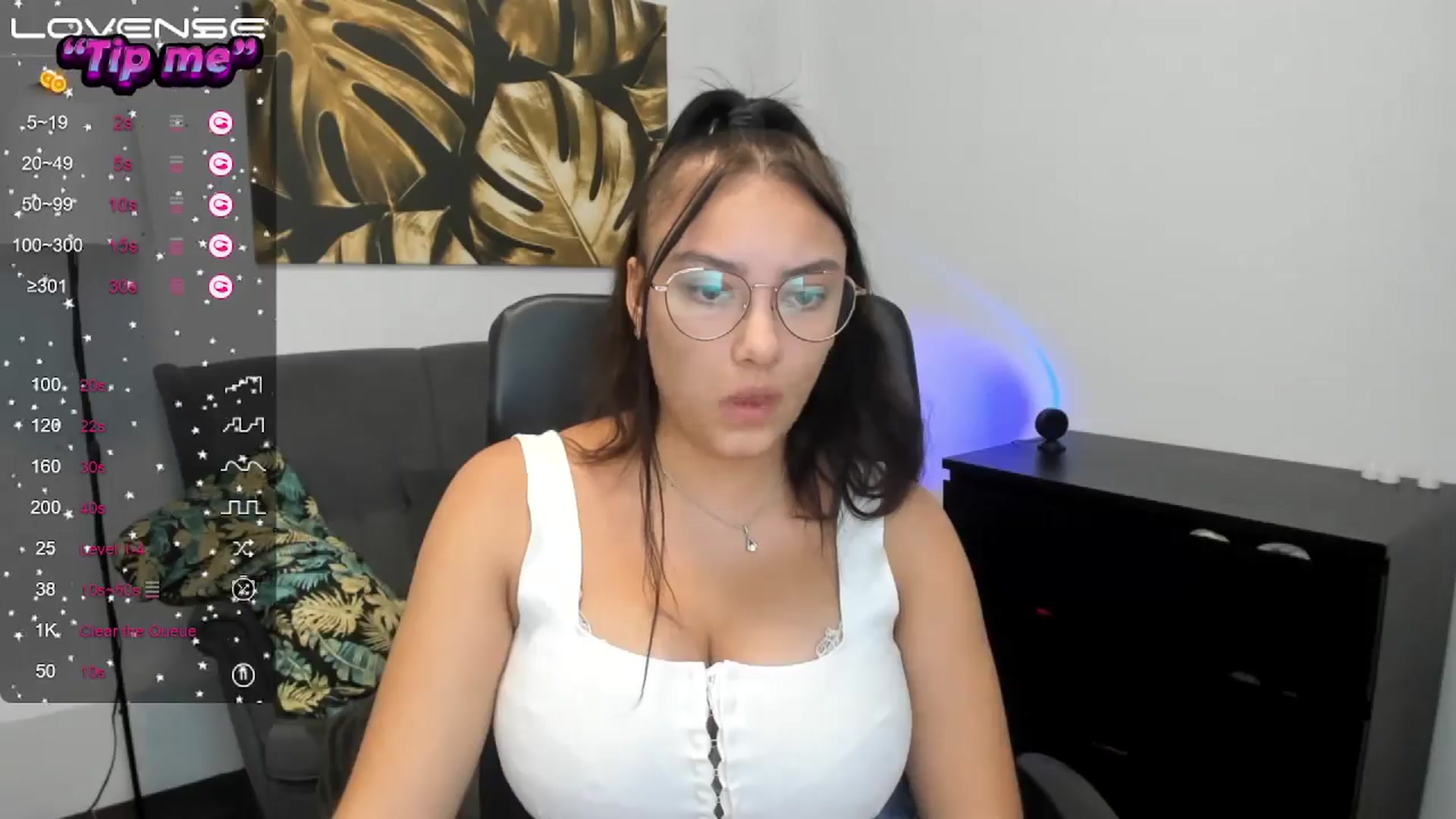 Gallery image thumbnail from SunfLowerr's myfreecams stream on, 09/28/2024, 17:06 image 3 of 20