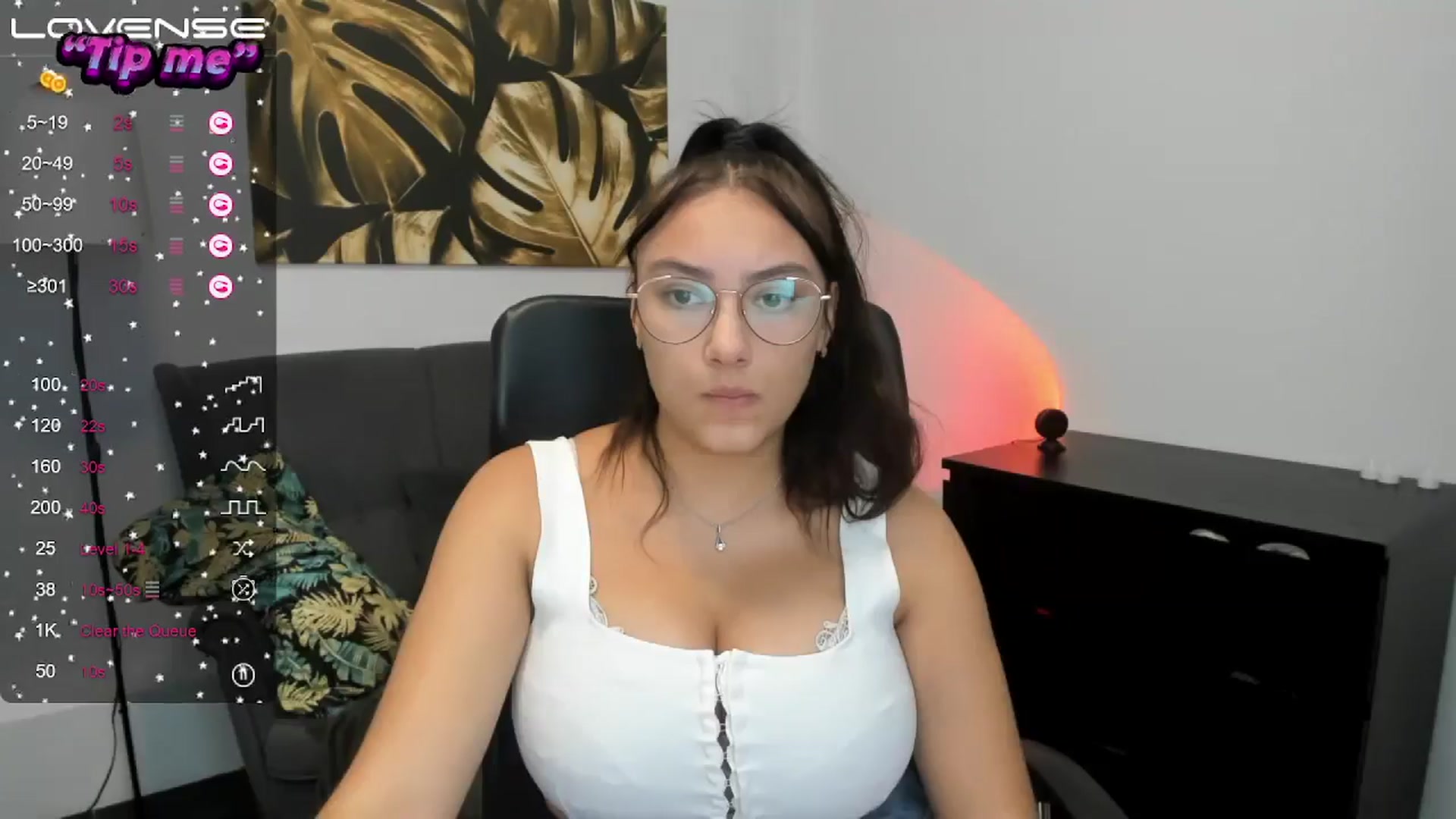 Gallery image thumbnail from SunfLowerr's myfreecams stream on, 09/28/2024, 17:06 image 13 of 20