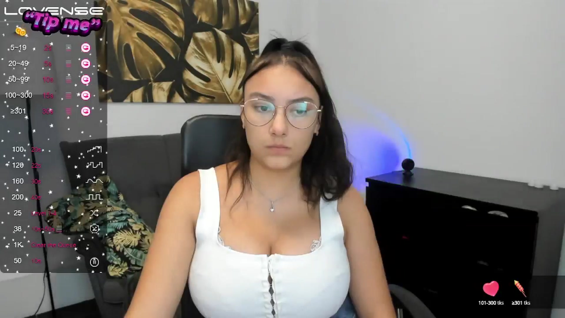 Gallery image thumbnail from SunfLowerr's myfreecams stream on, 09/28/2024, 17:06 image 8 of 20