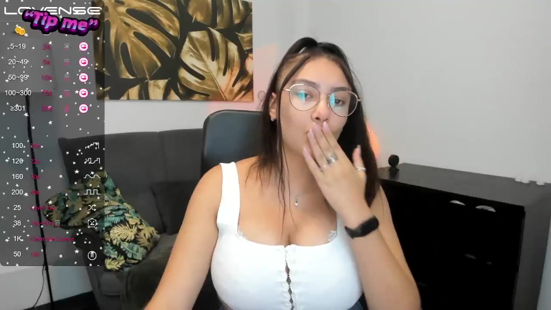Gallery image thumbnail from SunfLowerr's myfreecams stream on, 09/28/2024, 18:50 image 11 of 20