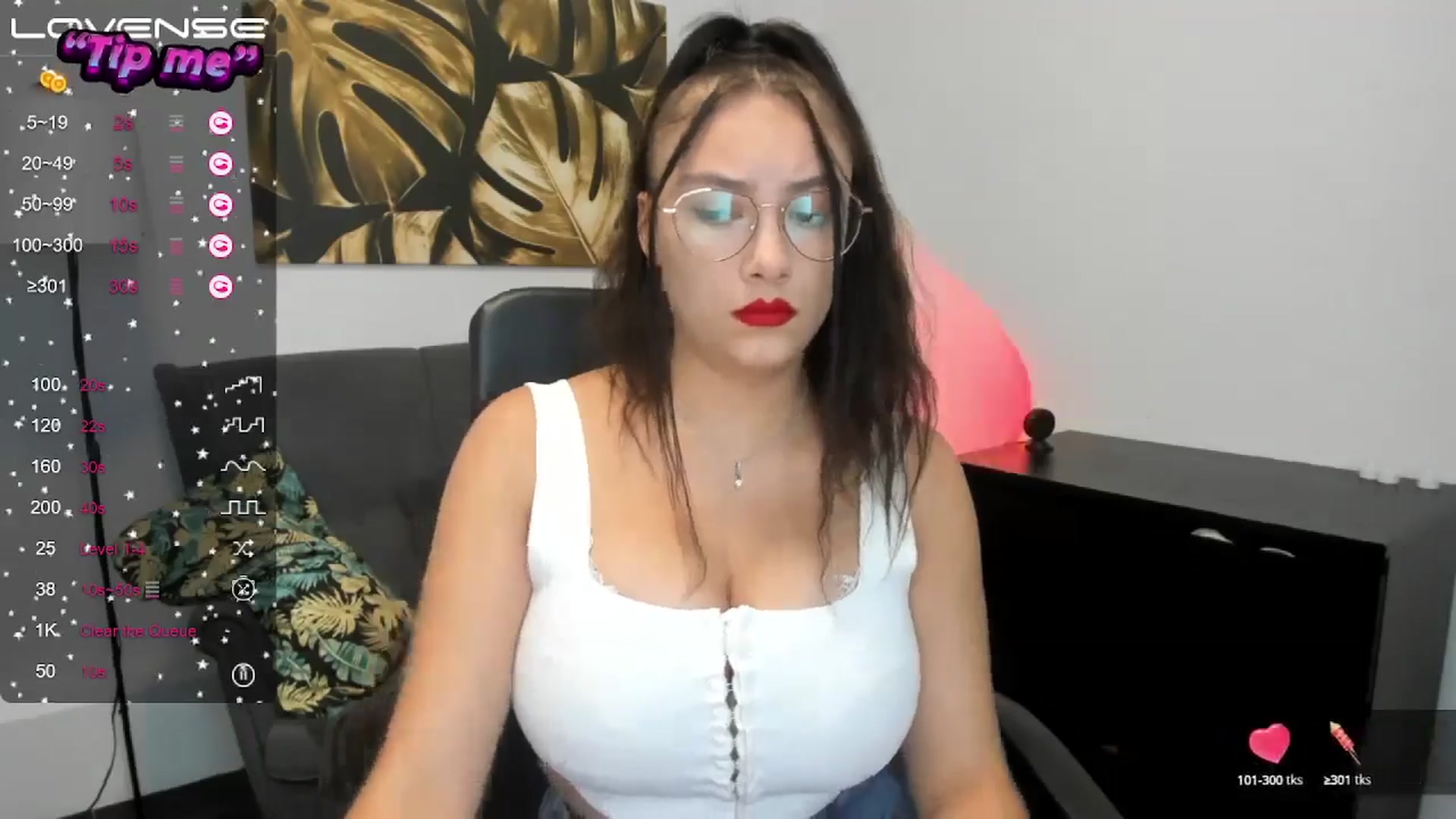 Gallery image thumbnail from SunfLowerr's myfreecams stream on, 09/28/2024, 19:42 image 12 of 20
