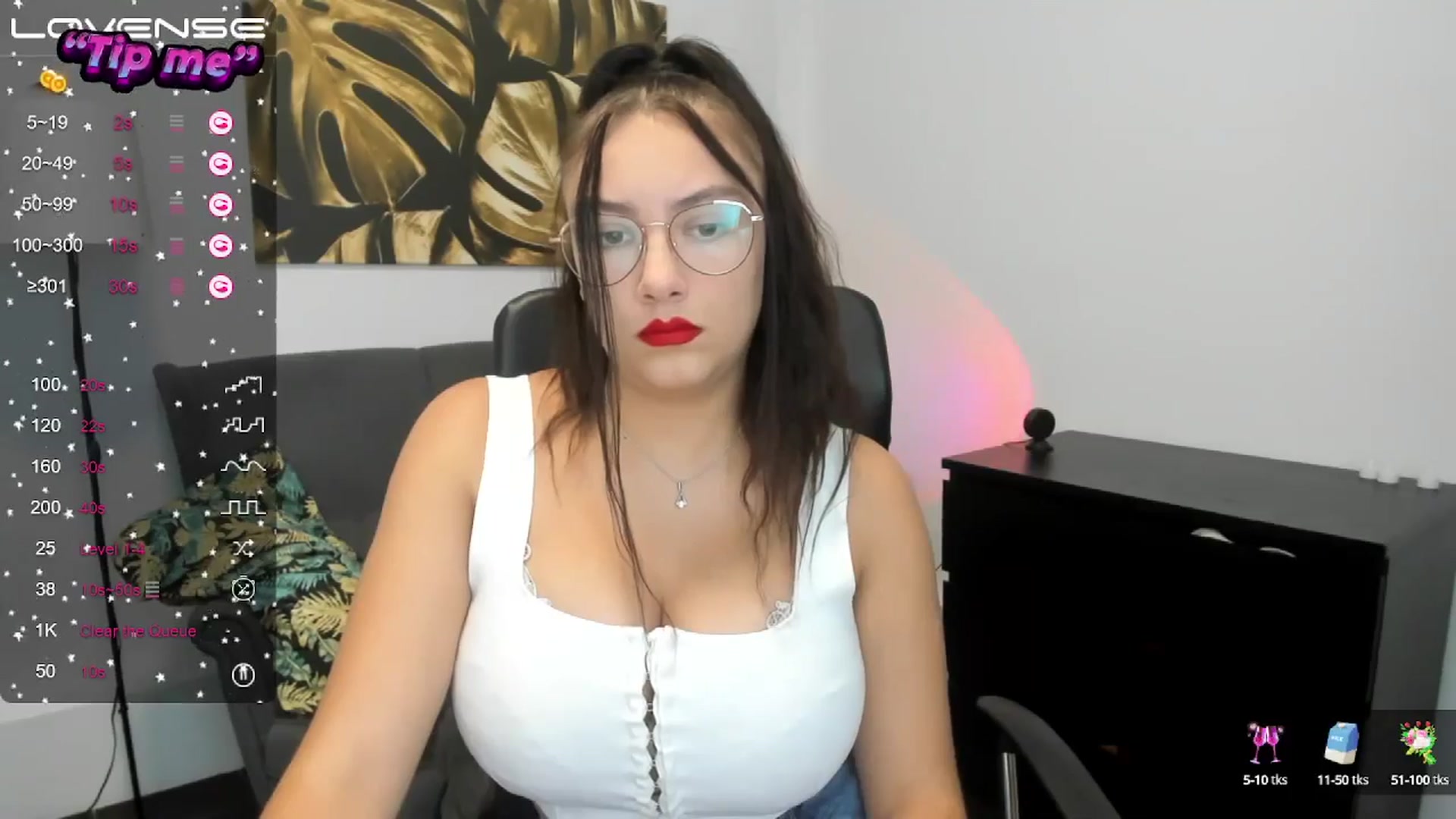 Gallery image thumbnail from SunfLowerr's myfreecams stream on, 09/28/2024, 19:42 image 11 of 20
