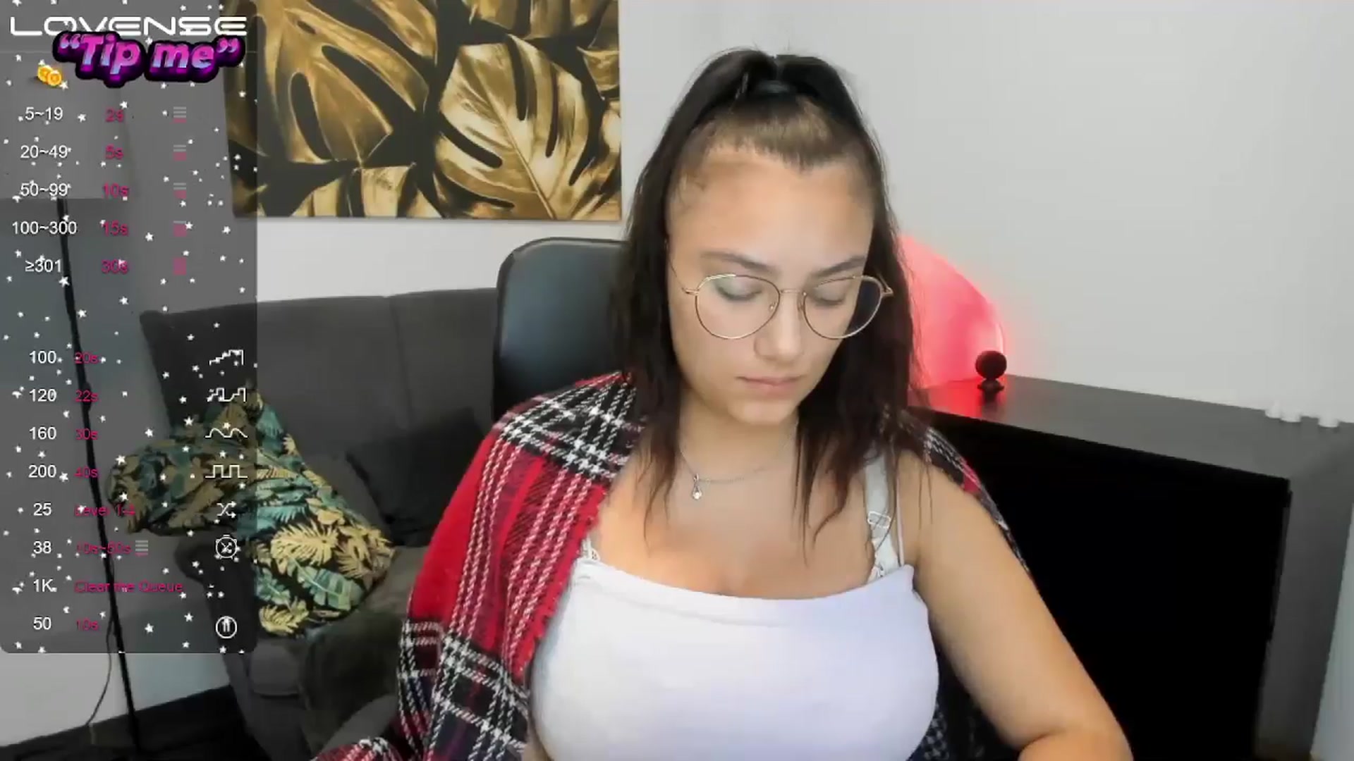 Gallery image thumbnail from SunfLowerr's myfreecams stream on, 09/29/2024, 20:01 image 2 of 20