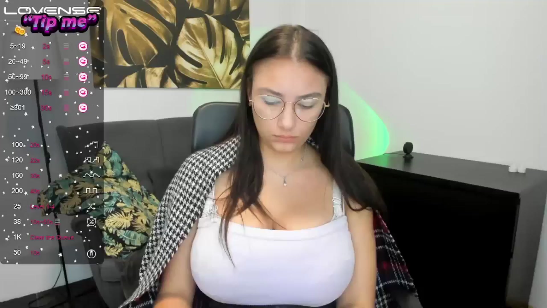 Gallery image thumbnail from SunfLowerr's myfreecams stream on, 09/30/2024, 14:59 image 13 of 20