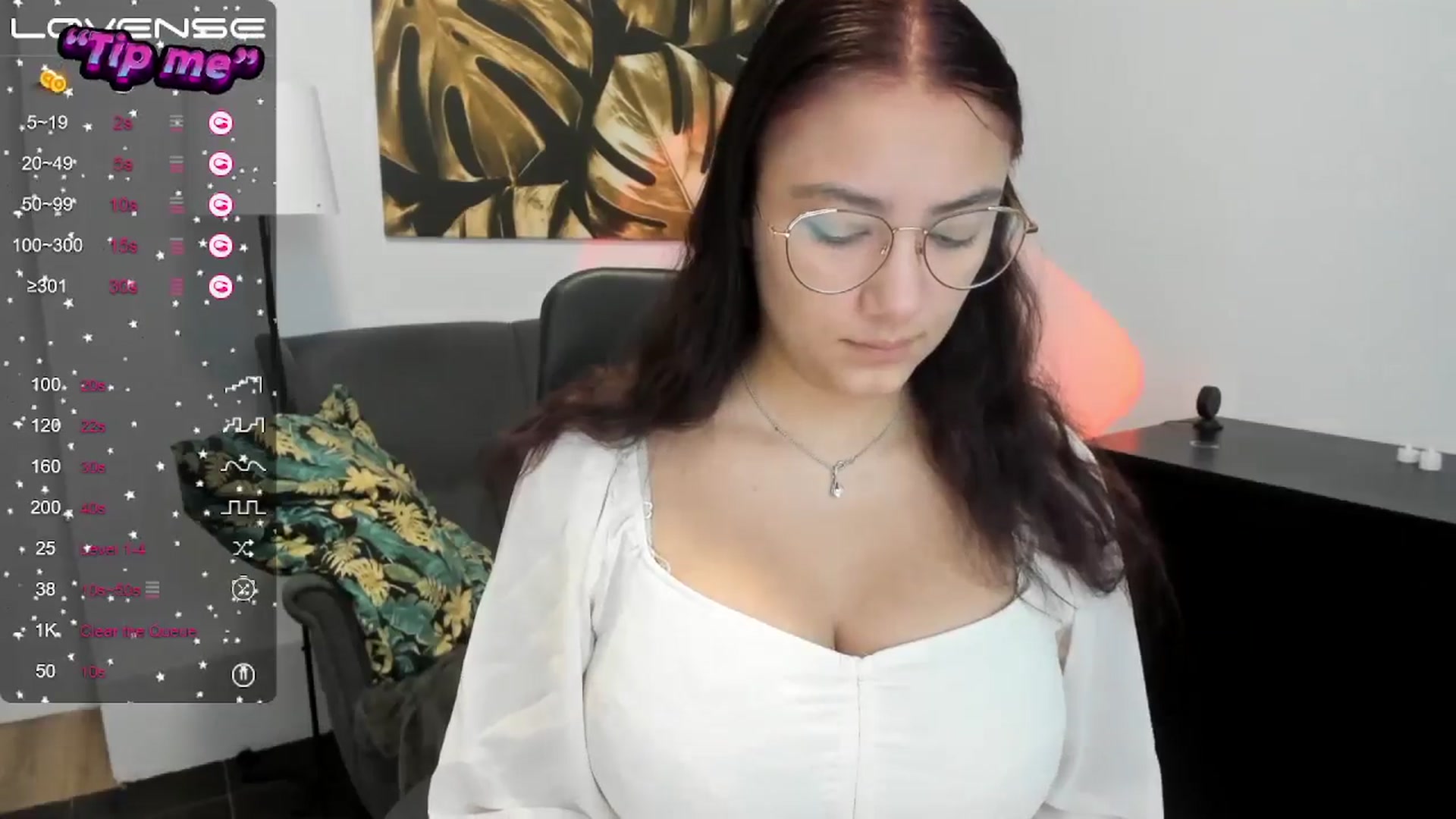 Gallery image thumbnail from SunfLowerr's myfreecams stream on, 10/05/2024, 14:40 image 3 of 20