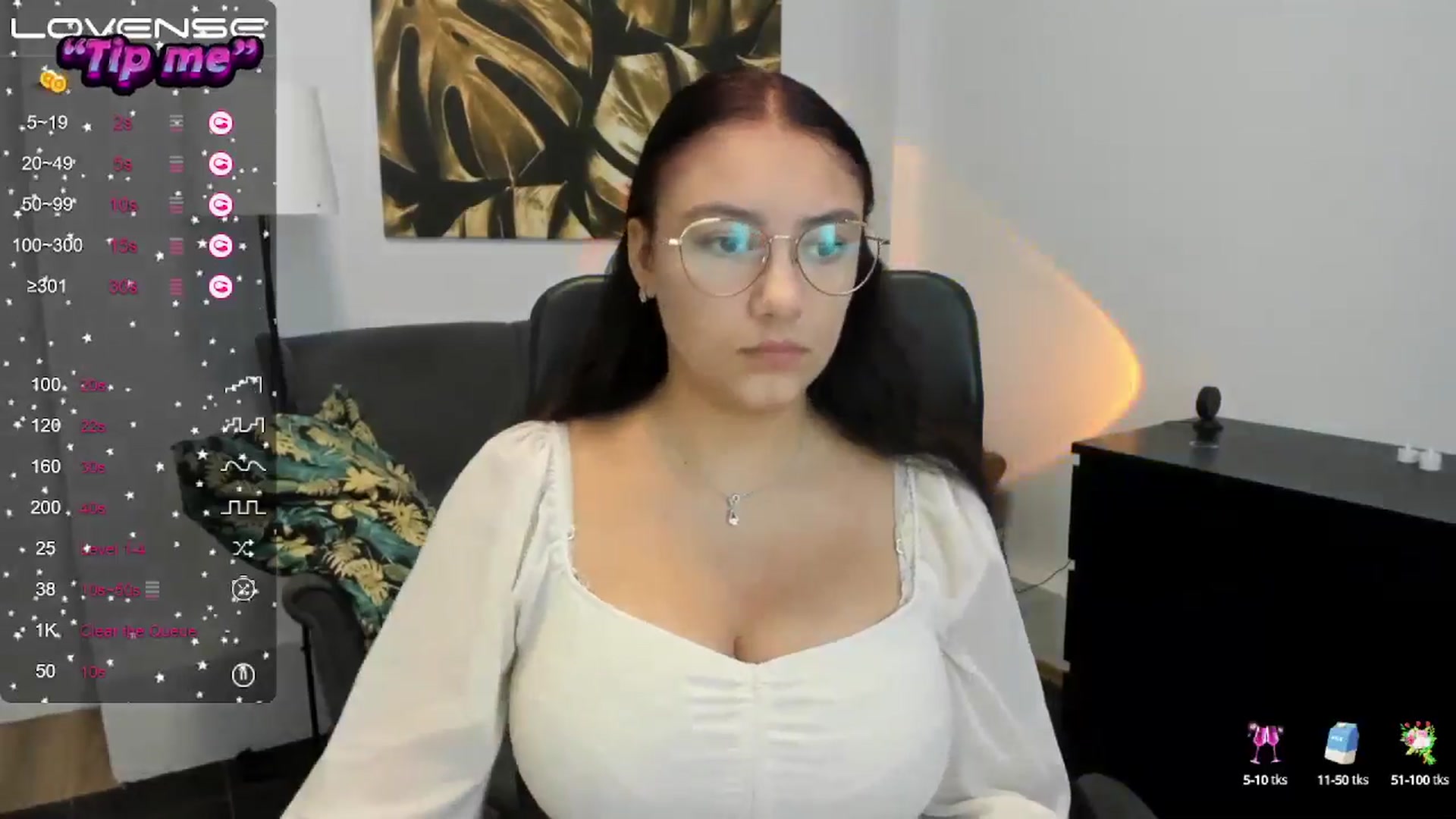 Gallery image thumbnail from SunfLowerr's myfreecams stream on, 10/05/2024, 14:40 image 6 of 20
