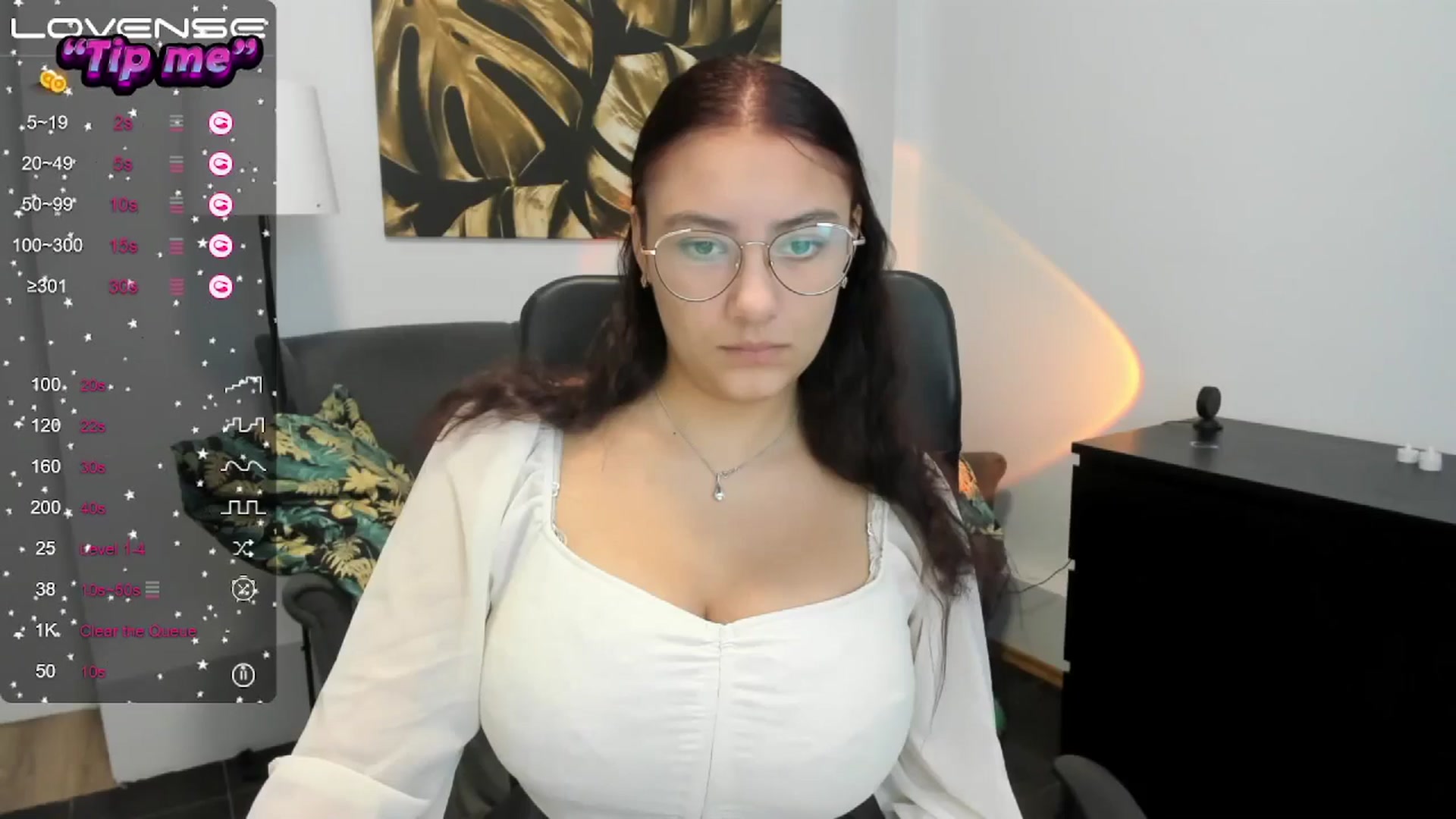 Gallery image thumbnail from SunfLowerr's myfreecams stream on, 10/05/2024, 14:40 image 4 of 20