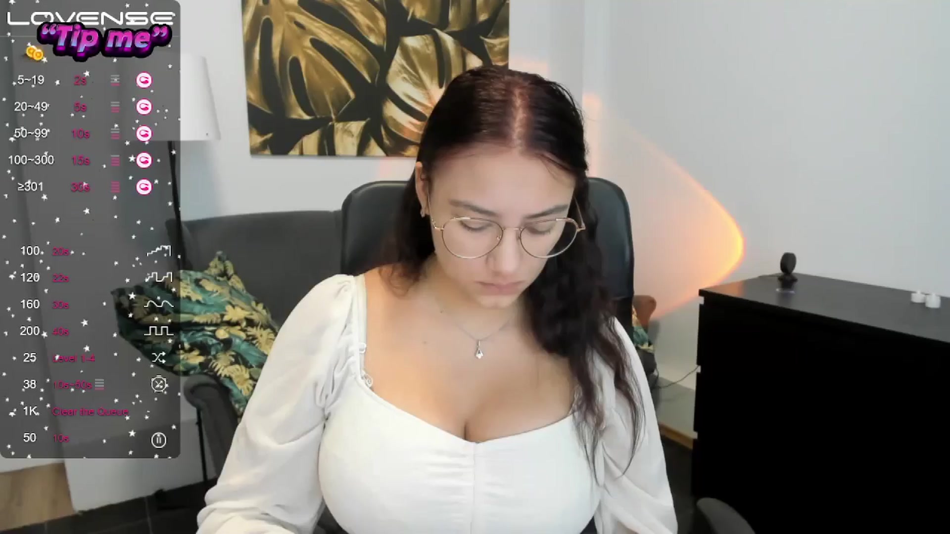 Gallery image thumbnail from SunfLowerr's myfreecams stream on, 10/05/2024, 14:40 image 18 of 20
