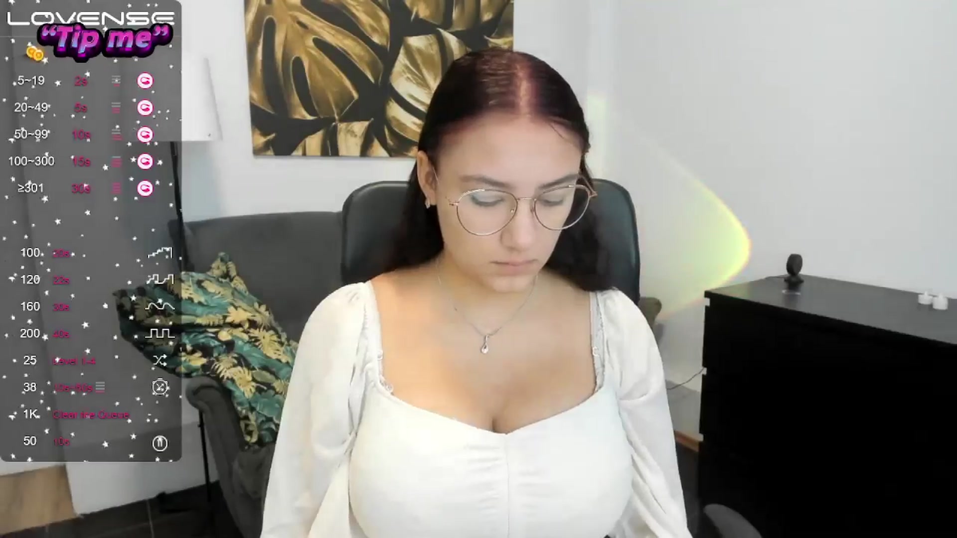 Gallery image thumbnail from SunfLowerr's myfreecams stream on, 10/05/2024, 14:40 image 8 of 20
