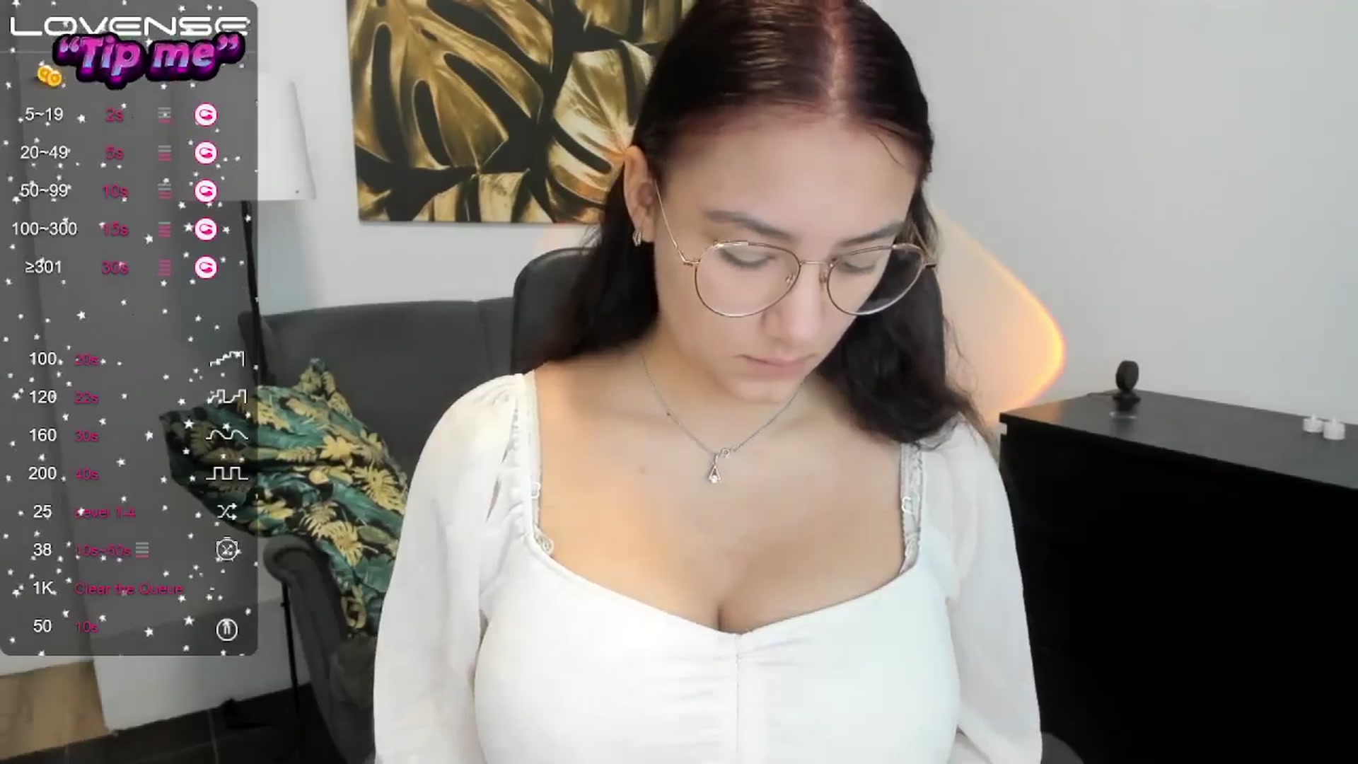 Gallery image thumbnail from SunfLowerr's myfreecams stream on, 10/05/2024, 14:40 image 9 of 20