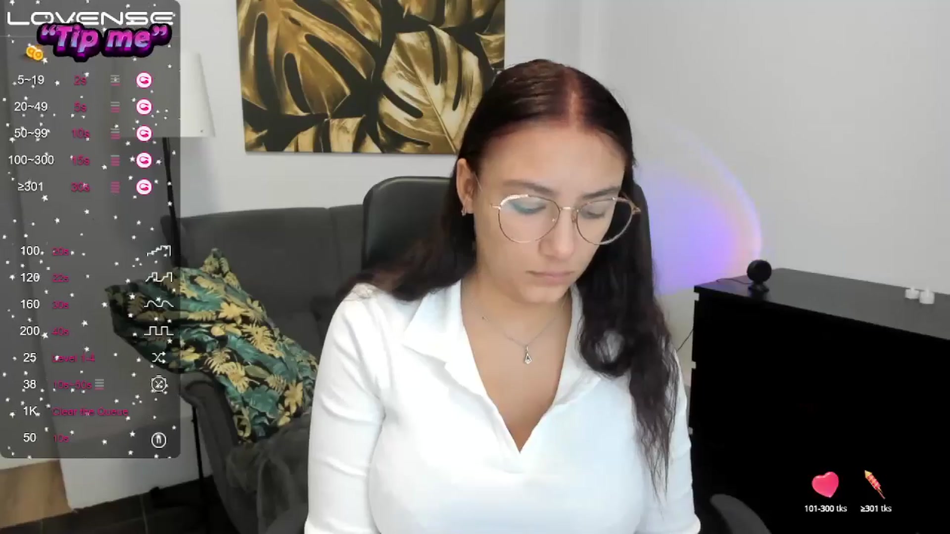 Gallery image thumbnail from SunfLowerr's myfreecams stream on, 10/05/2024, 15:28 image 10 of 20