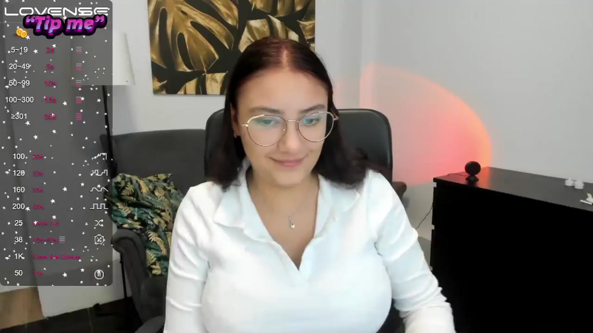 Gallery image thumbnail from SunfLowerr's myfreecams stream on, 10/05/2024, 17:15 image 13 of 20