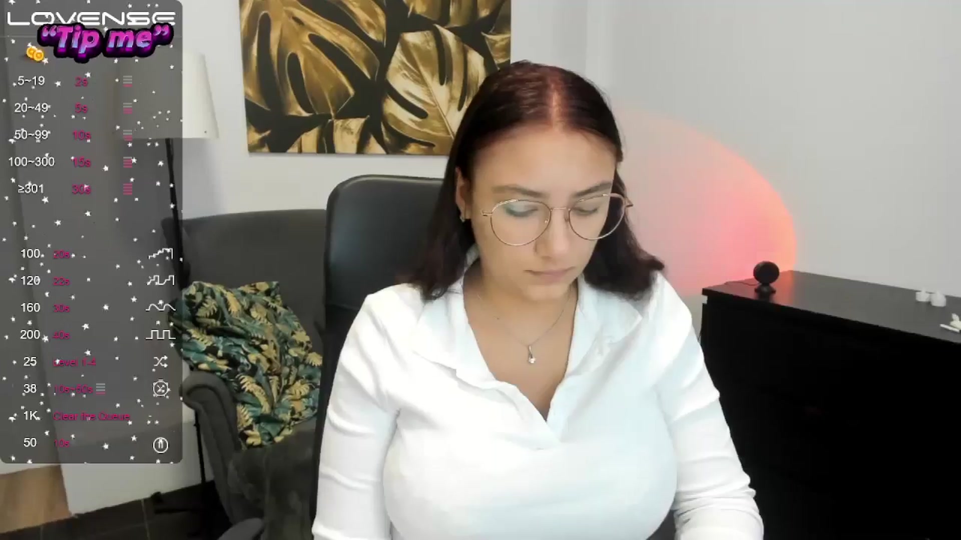 Gallery image thumbnail from SunfLowerr's myfreecams stream on, 10/05/2024, 17:15 image 6 of 20