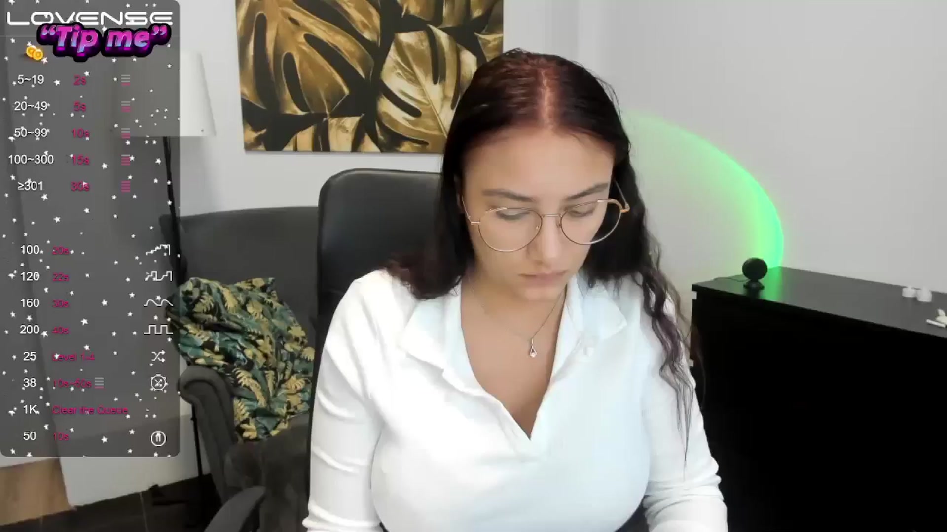Gallery image thumbnail from SunfLowerr's myfreecams stream on, 10/05/2024, 17:15 image 19 of 20