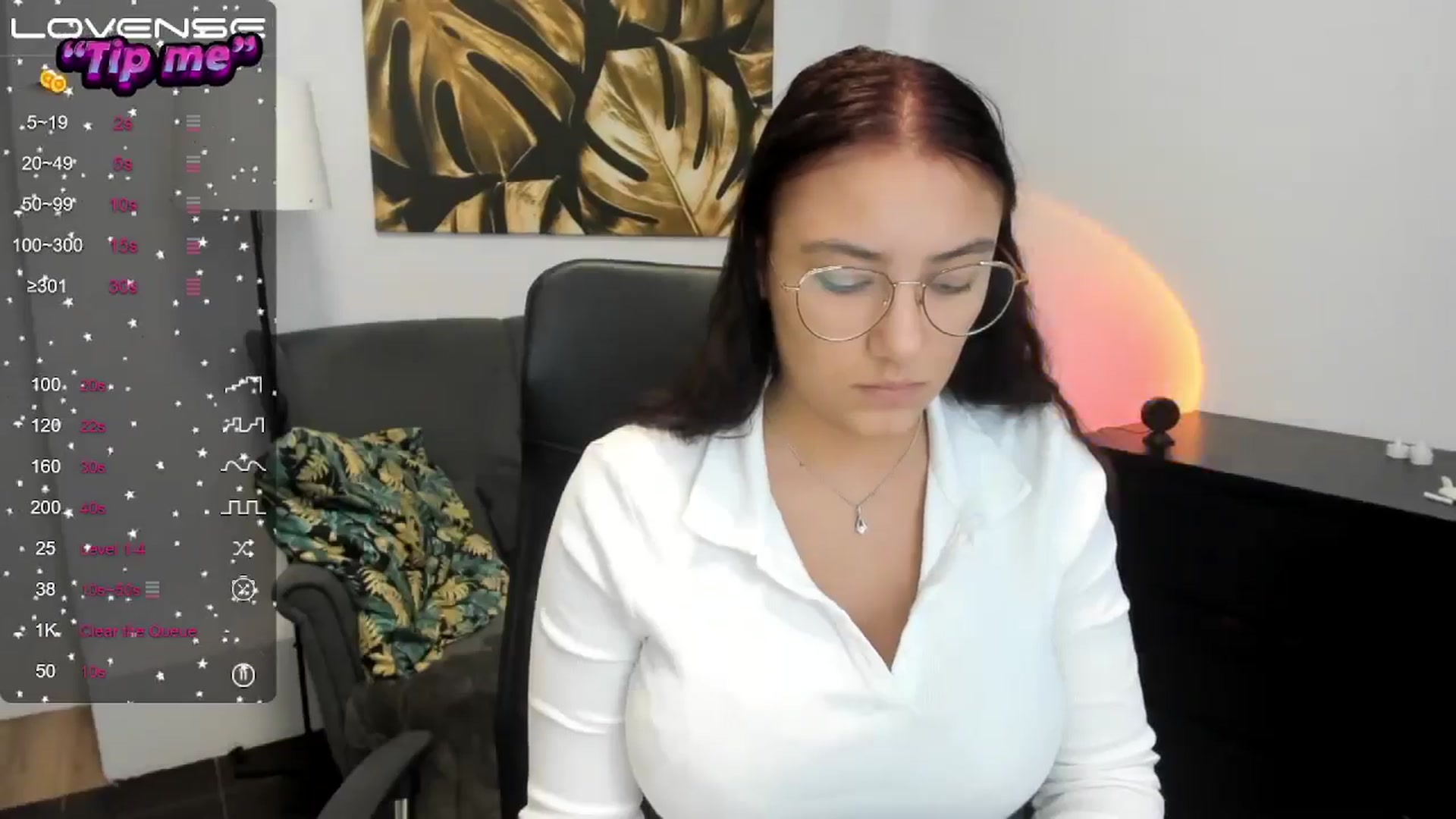 Gallery image thumbnail from SunfLowerr's myfreecams stream on, 10/05/2024, 17:15 image 18 of 20