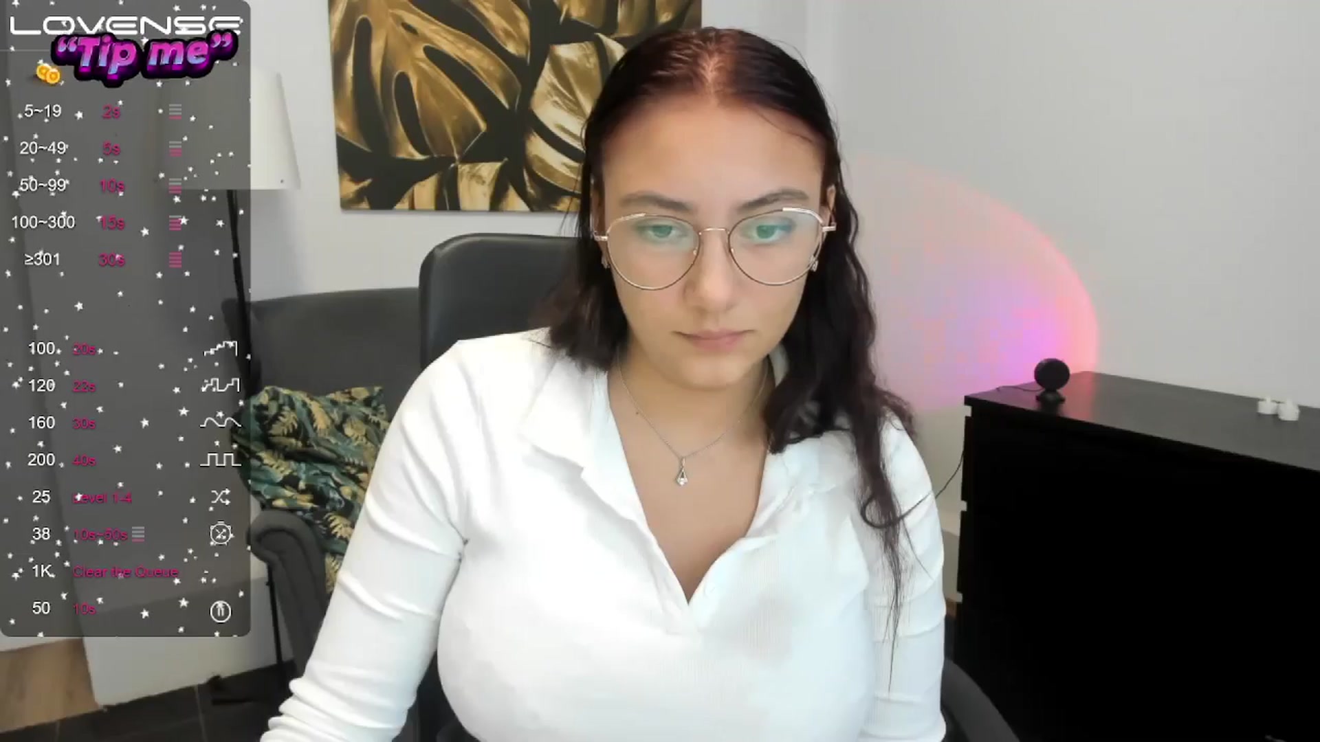 Gallery image thumbnail from SunfLowerr's myfreecams stream on, 10/05/2024, 18:55 image 14 of 20