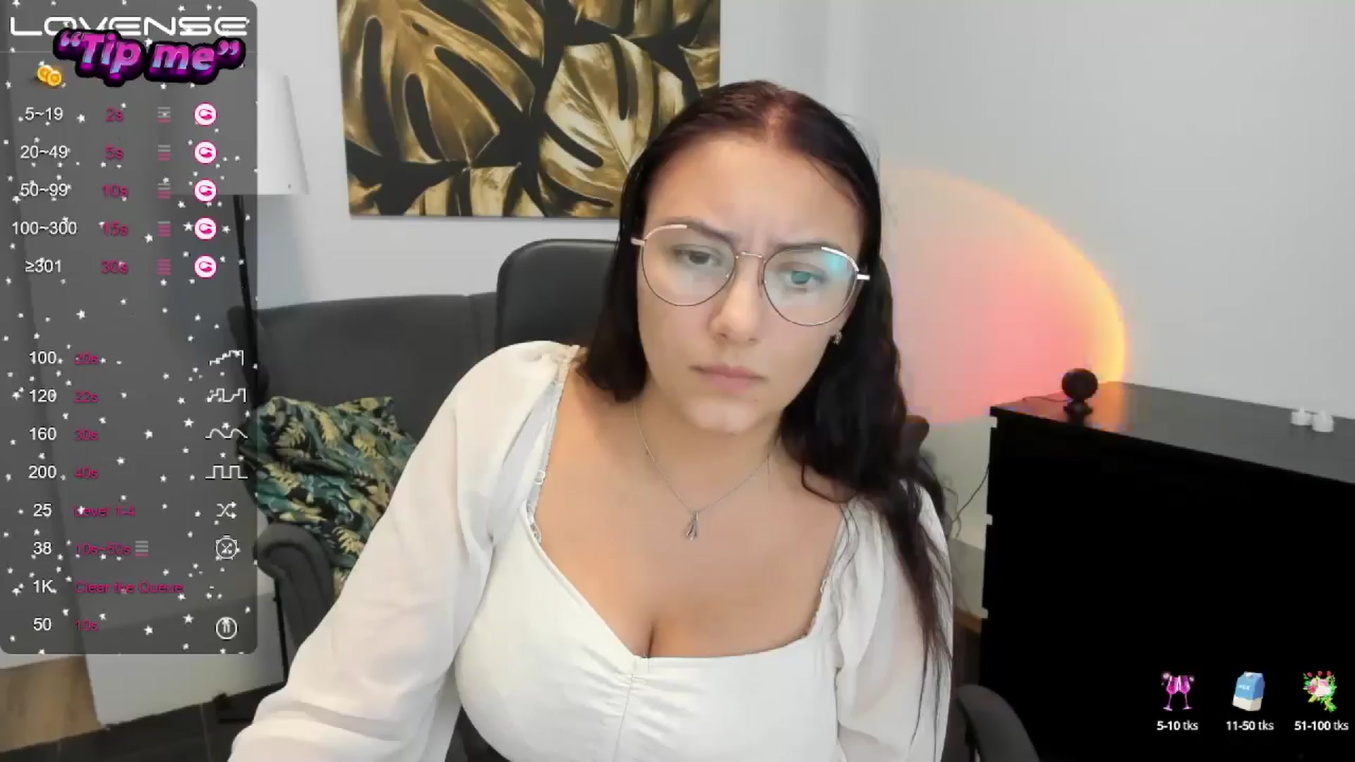 Gallery image thumbnail from SunfLowerr's myfreecams stream on, 10/05/2024, 19:50 image 5 of 20