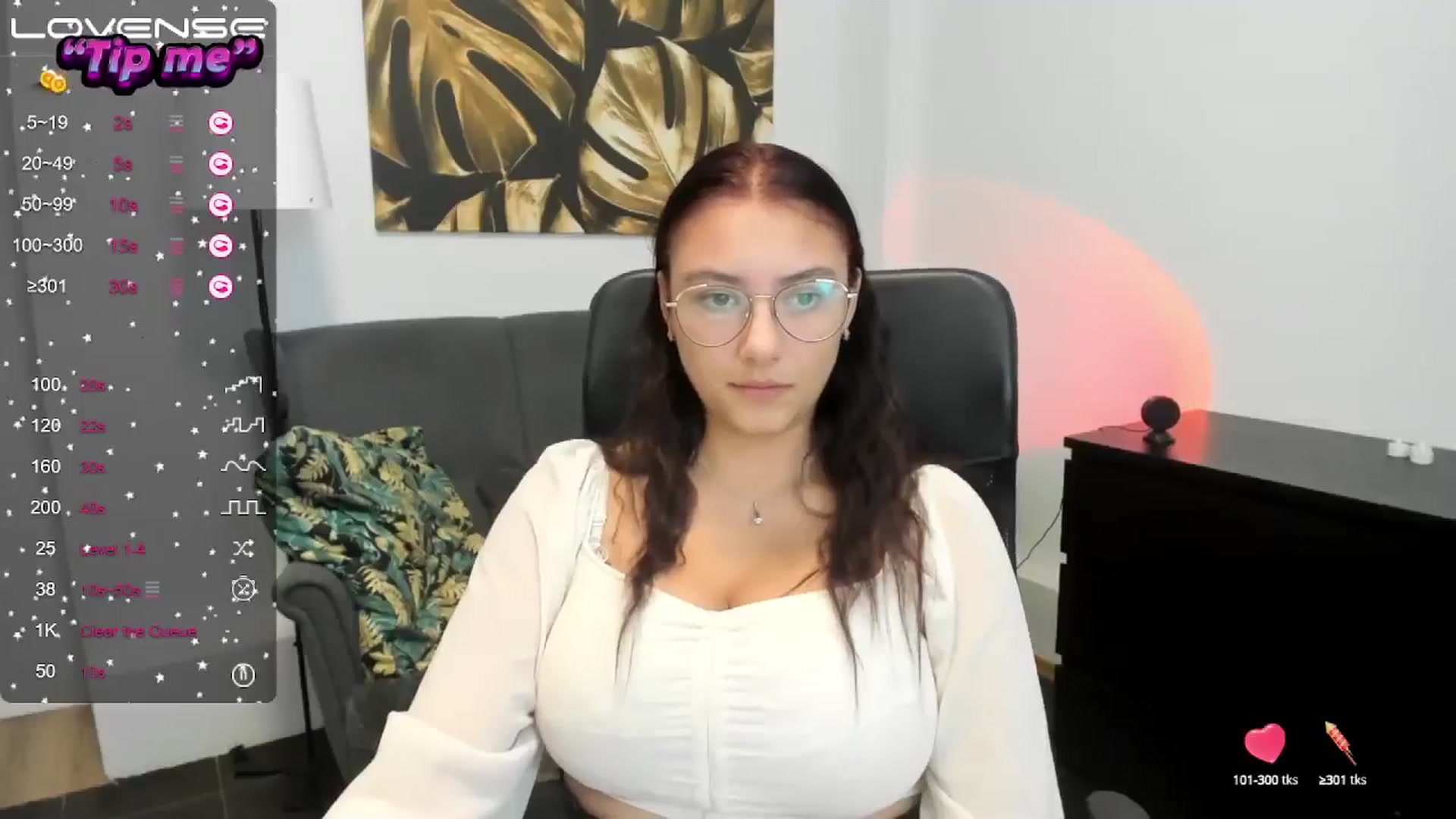 Gallery image thumbnail from SunfLowerr's myfreecams stream on, 10/05/2024, 19:50 image 14 of 20