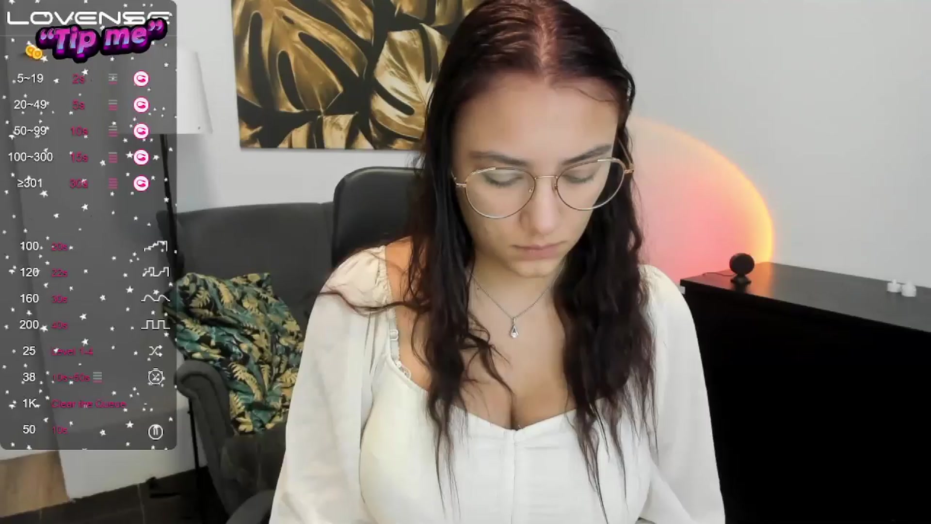 Gallery image thumbnail from SunfLowerr's myfreecams stream on, 10/05/2024, 19:50 image 11 of 20