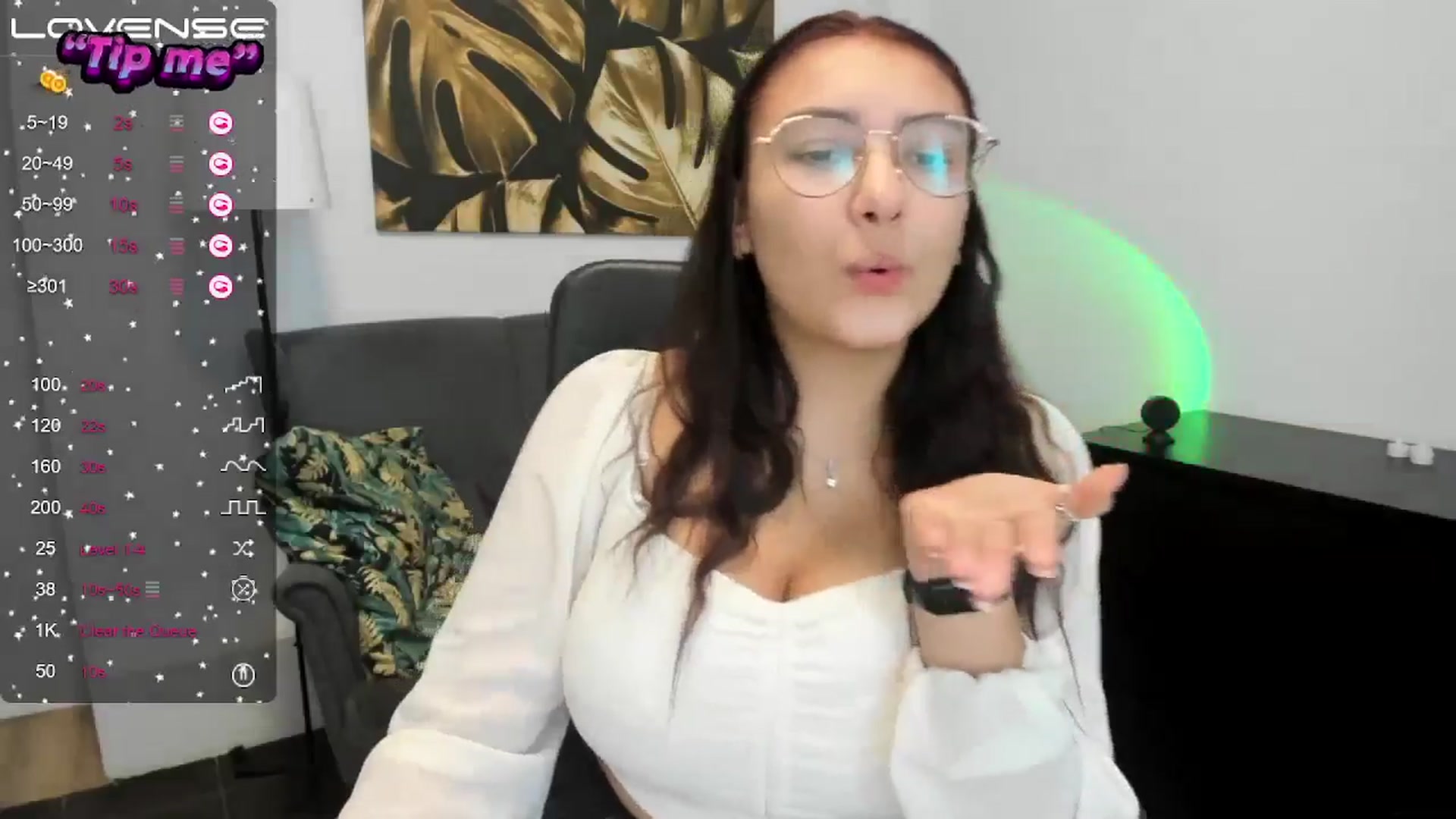 Gallery image thumbnail from SunfLowerr's myfreecams stream on, 10/05/2024, 19:50 image 18 of 20