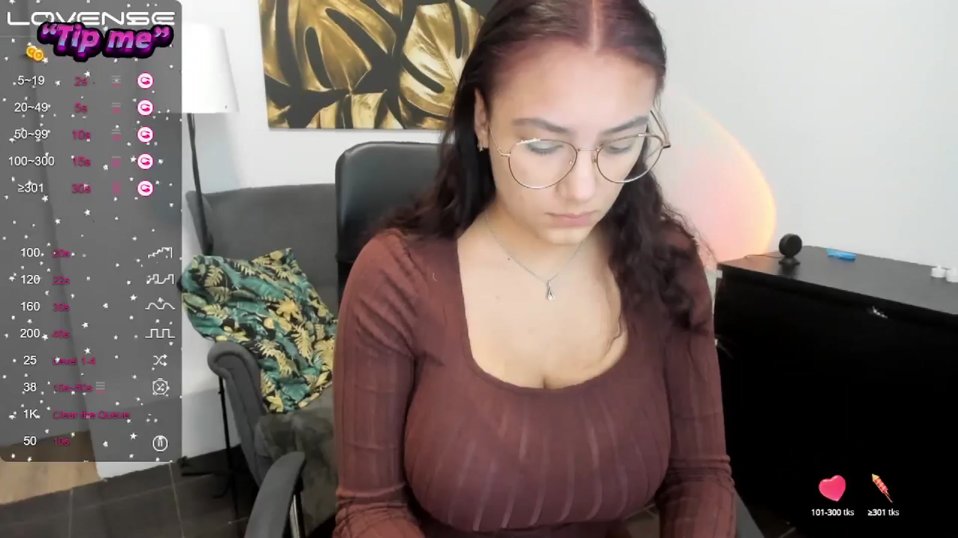 Gallery image thumbnail from SunfLowerr's myfreecams stream on, 10/06/2024, 14:09 image 10 of 20
